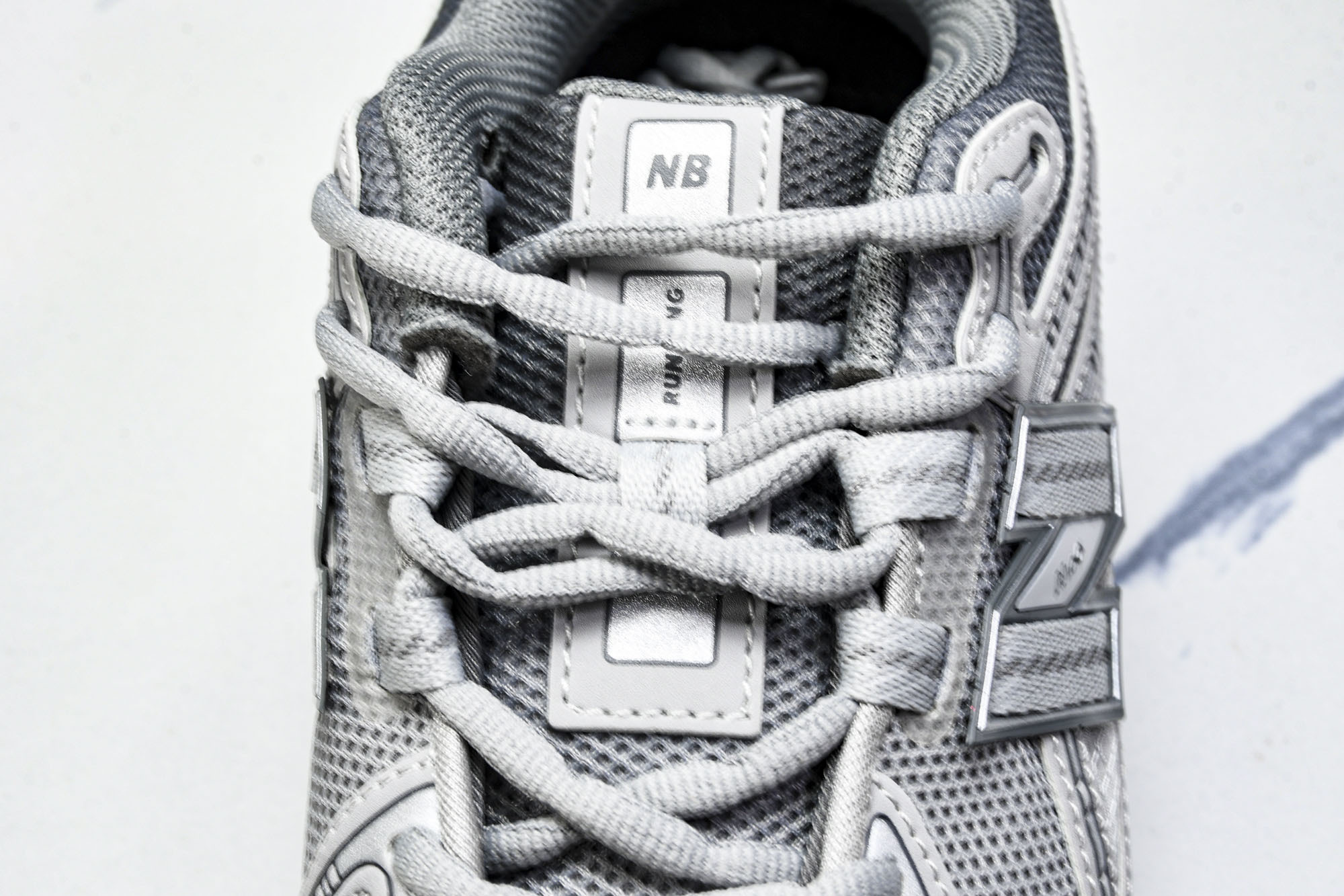 New Balance 1906系列复古老爹风休闲运动慢跑鞋 M1906RNY #YZ01036 37 