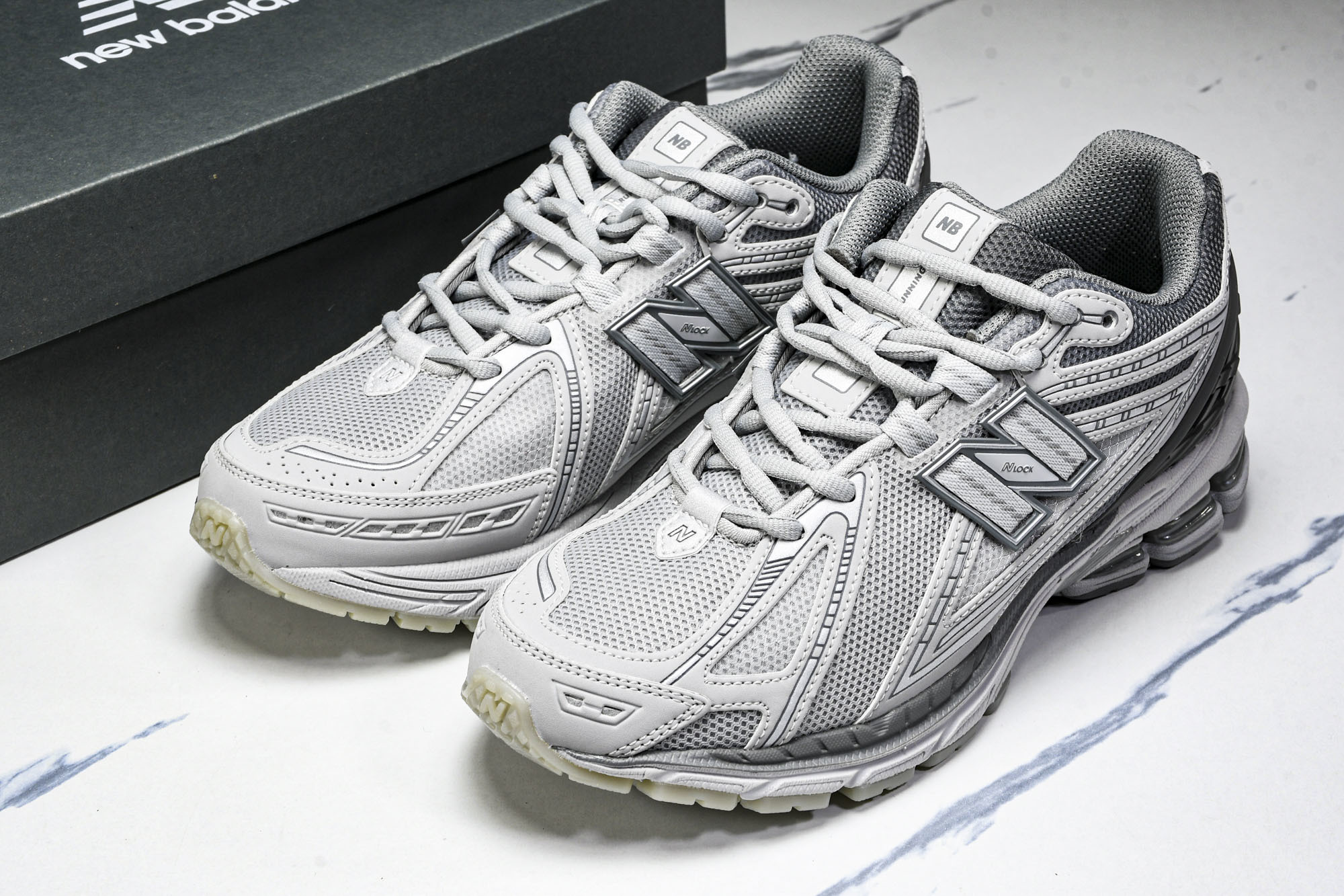 New Balance 1906系列复古老爹风休闲运动慢跑鞋 M1906RNY #YZ01036 37 