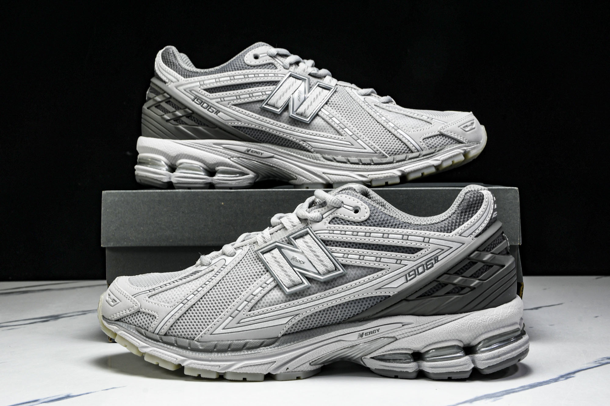 New Balance 1906系列复古老爹风休闲运动慢跑鞋 M1906RNY #YZ01036 37 