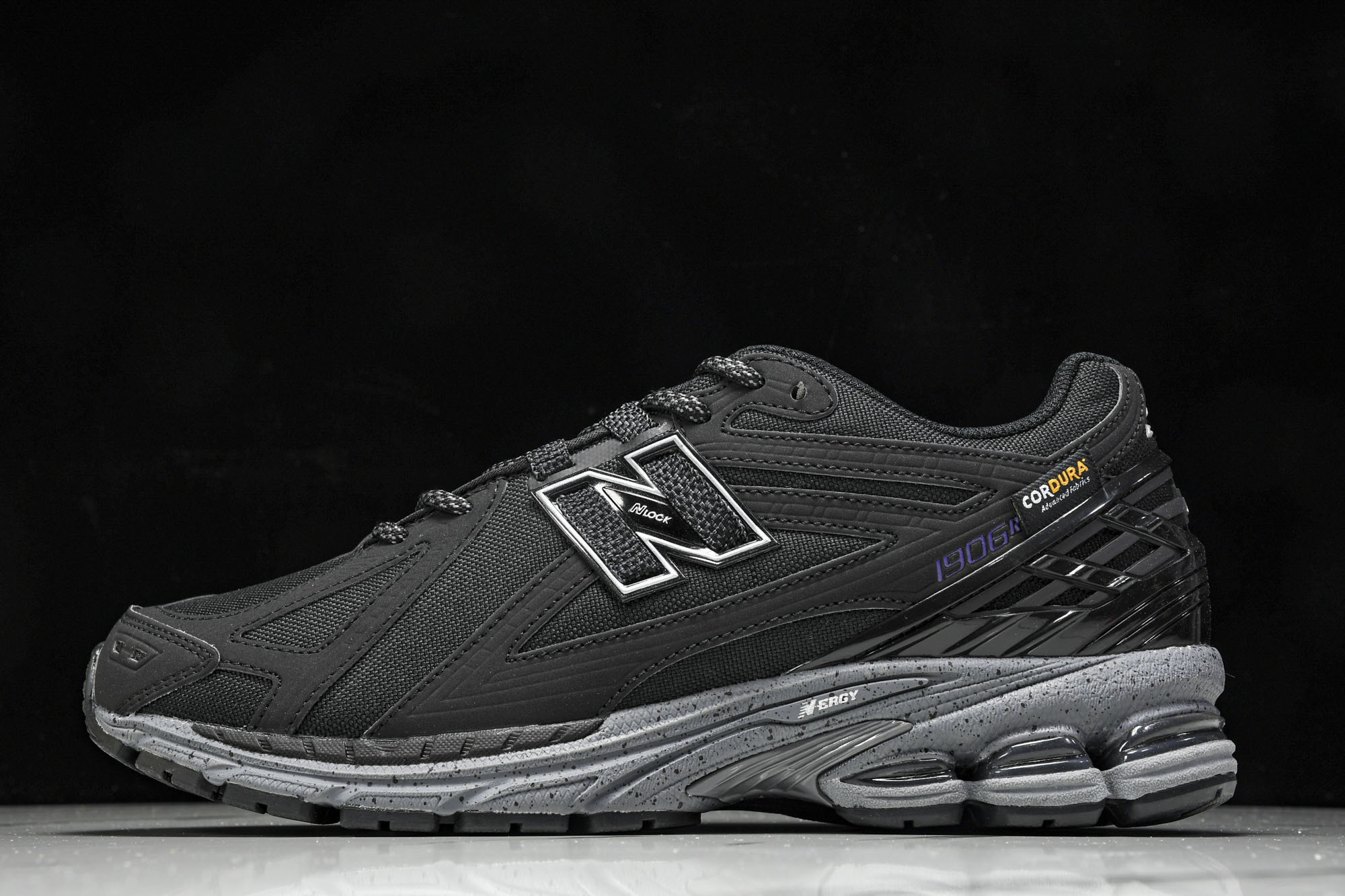 New Balance 1906系列复古老爹风休闲运动慢跑鞋 M1906ROC #YZ010#鞋款灵感源