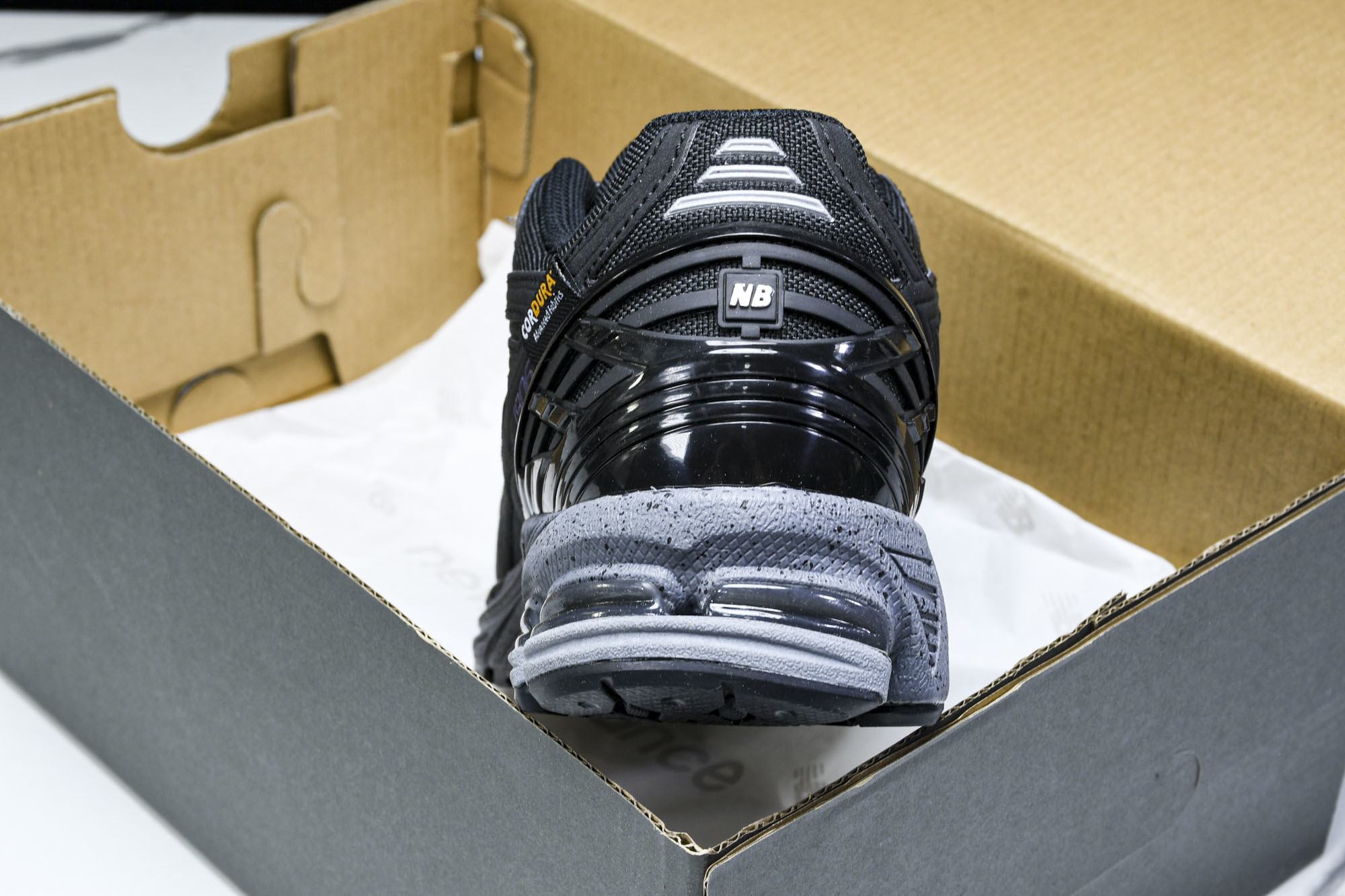 New Balance 1906系列复古老爹风休闲运动慢跑鞋 M1906ROC #YZ010#鞋款灵感源