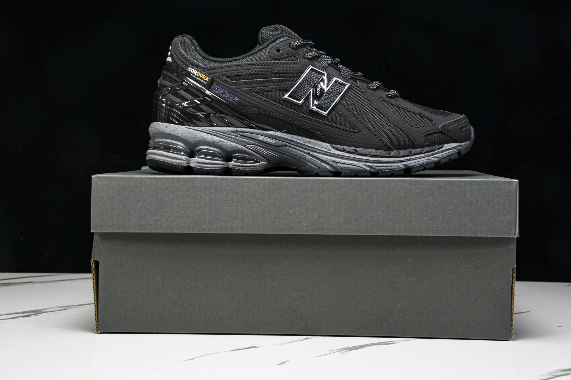 New Balance 1906系列复古老爹风休闲运动慢跑鞋 M1906ROC #YZ010#鞋款灵感源