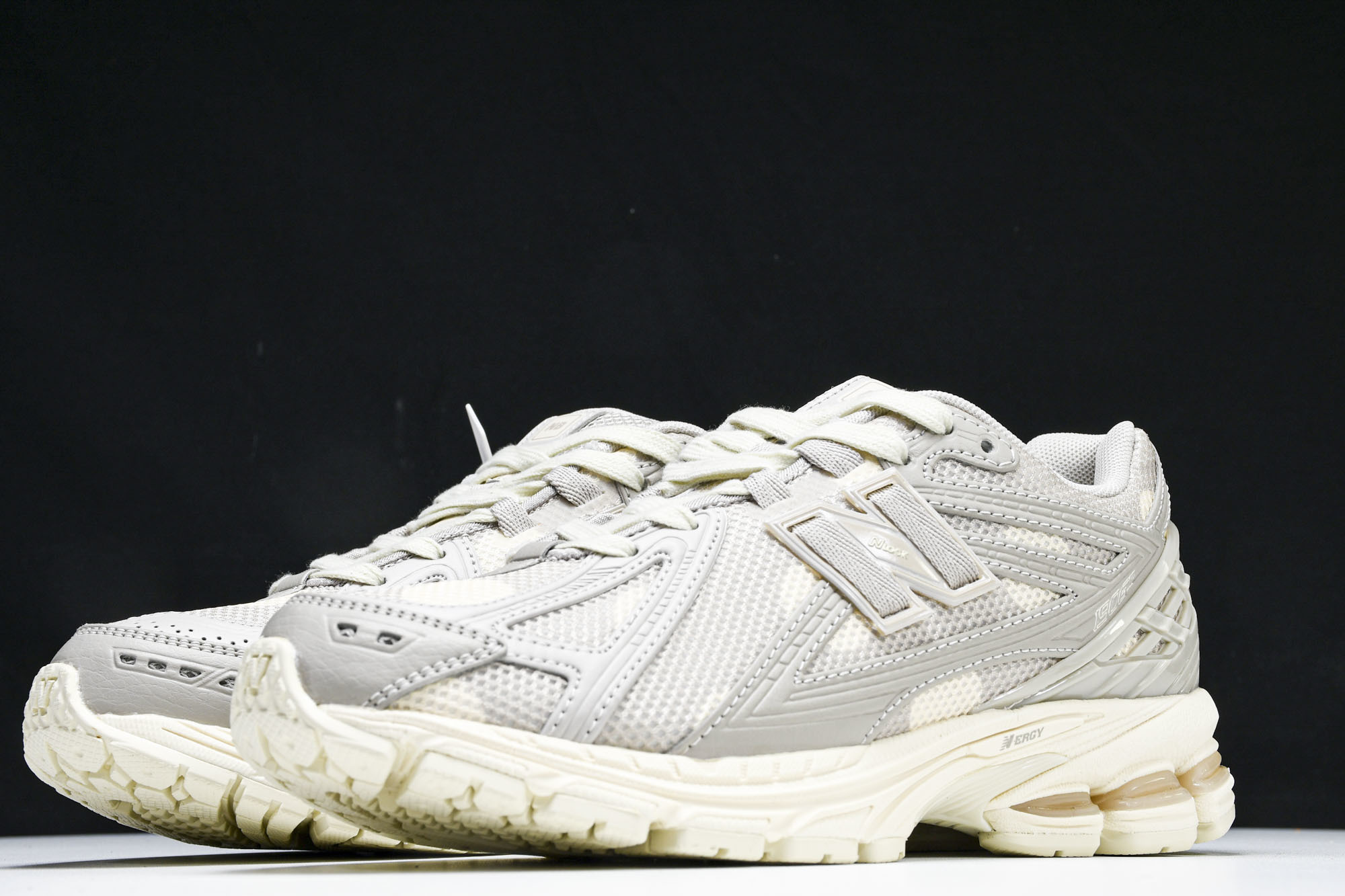 New Balance 1906系列复古老爹风休闲运动慢跑鞋 M1906RPA #YZ010#鞋款灵感源