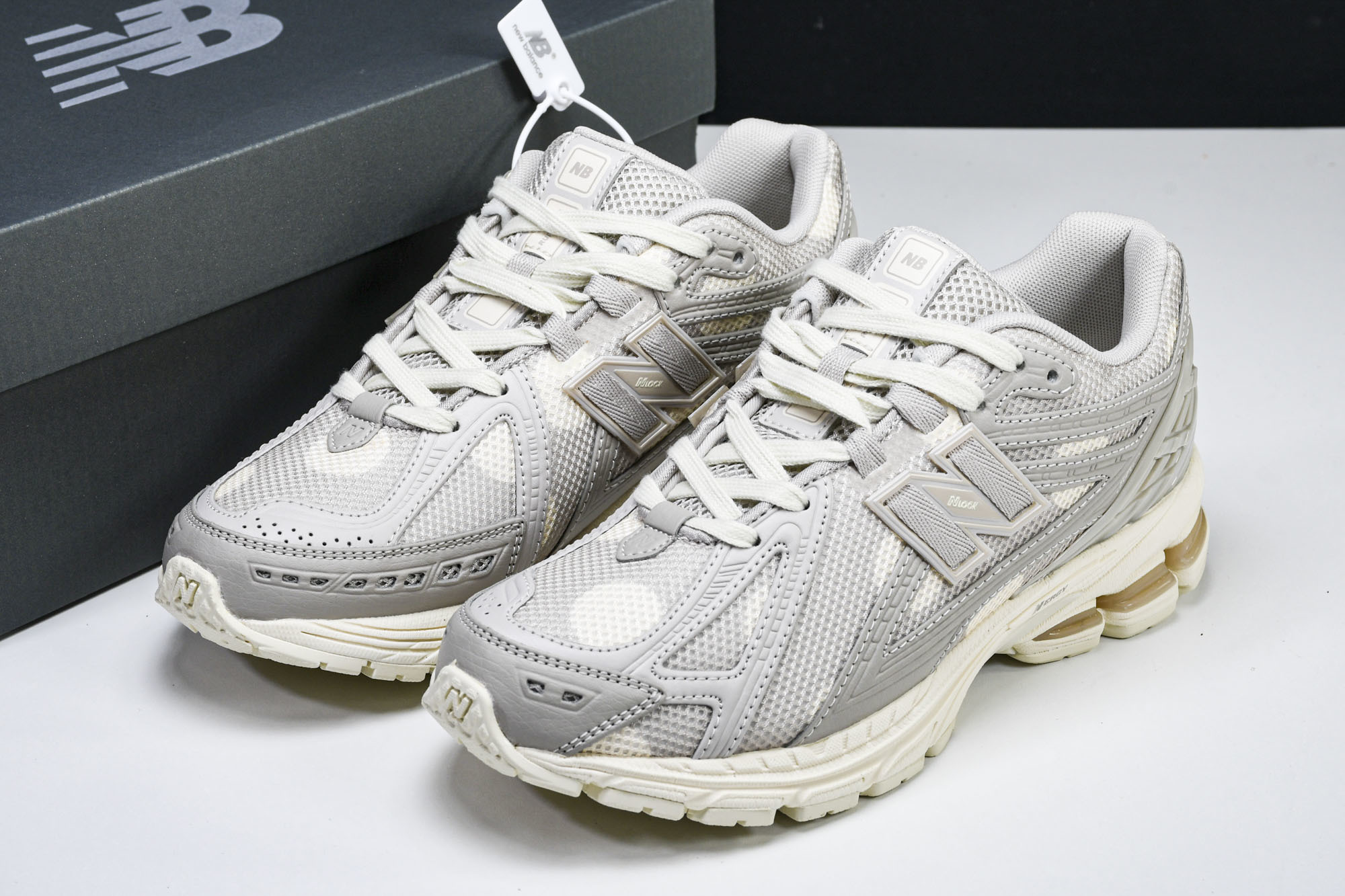 New Balance 1906系列复古老爹风休闲运动慢跑鞋 M1906RPA #YZ010#鞋款灵感源