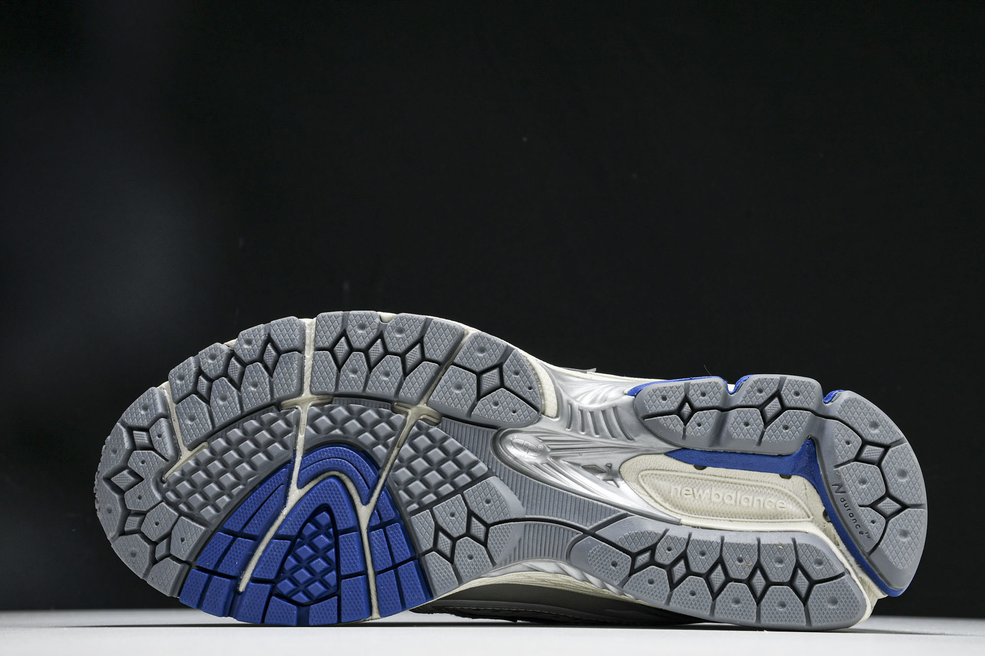 New Balance 1906系列复古老爹风休闲运动慢跑鞋 M1906RQA #YZ010#鞋款灵感源