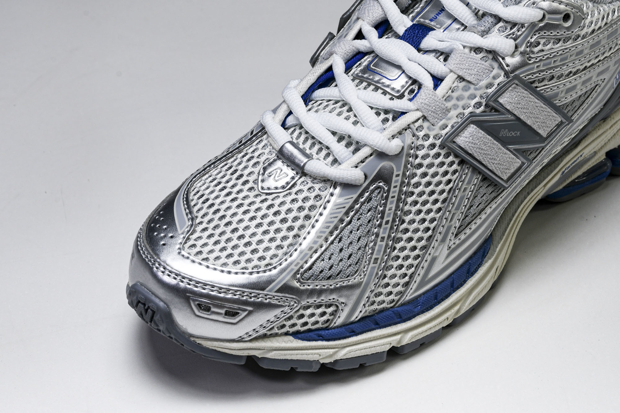 New Balance 1906系列复古老爹风休闲运动慢跑鞋 M1906RQA #YZ010#鞋款灵感源