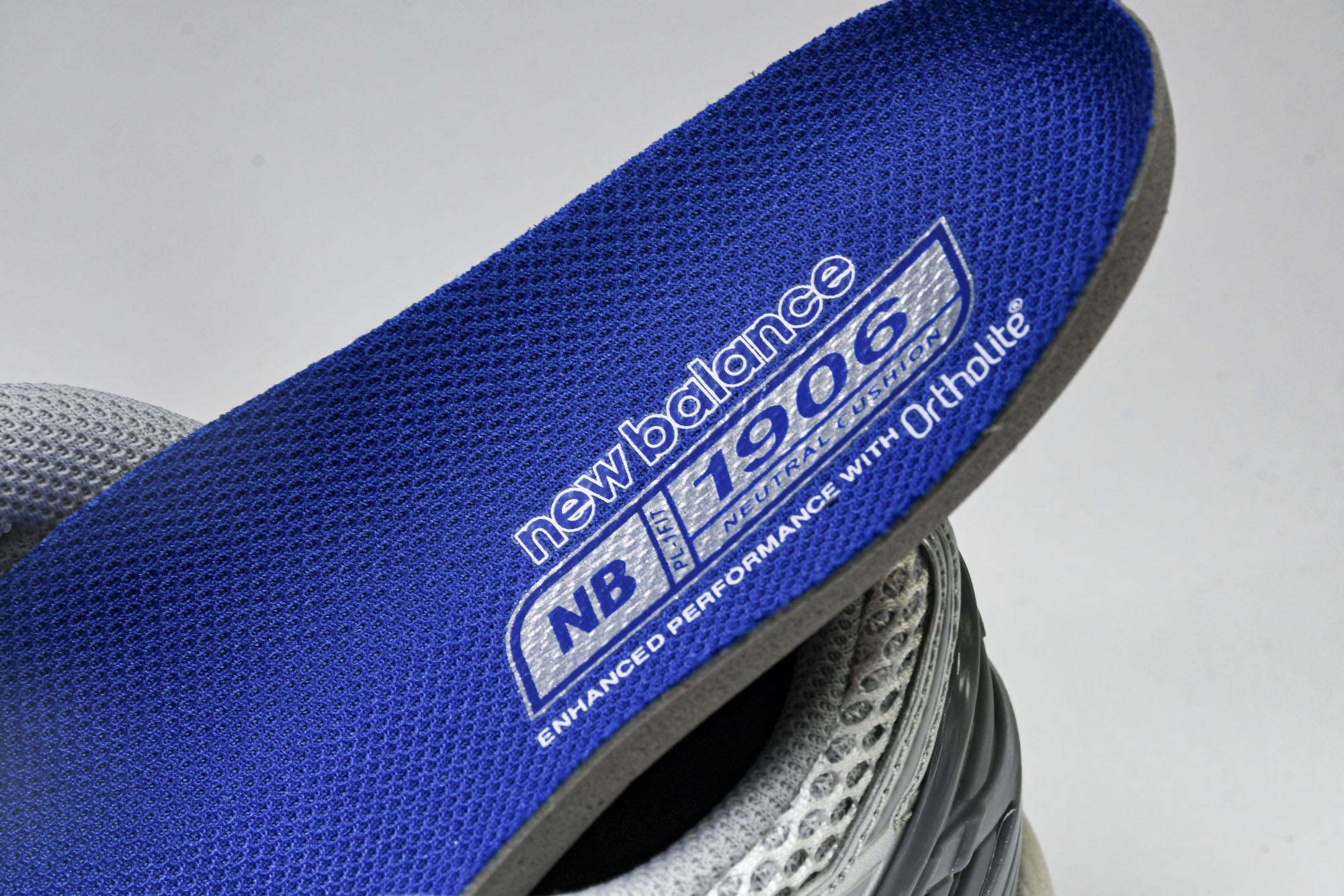 New Balance 1906系列复古老爹风休闲运动慢跑鞋 M1906RQA #YZ010#鞋款灵感源