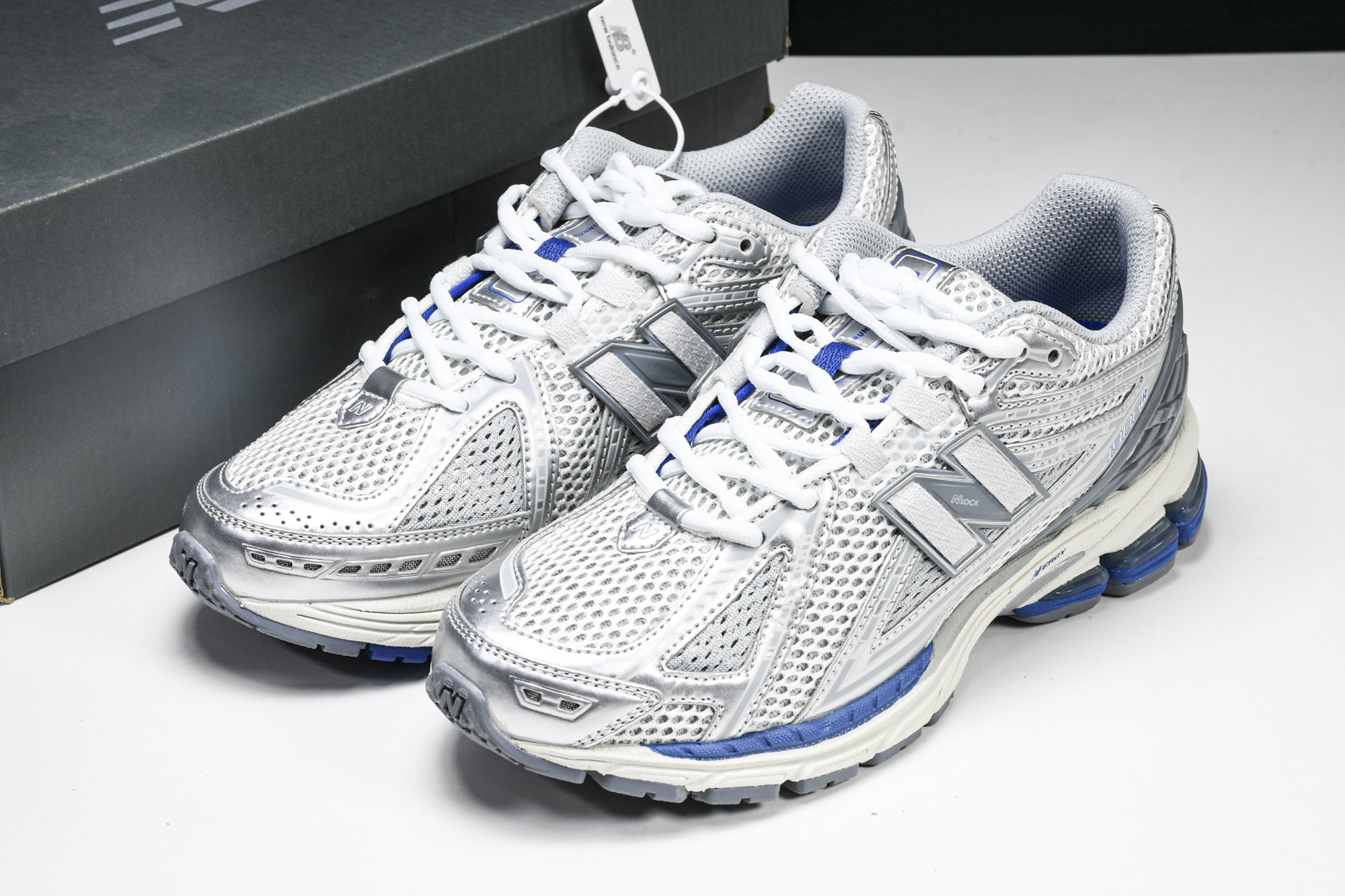 New Balance 1906系列复古老爹风休闲运动慢跑鞋 M1906RQA #YZ010#鞋款灵感源