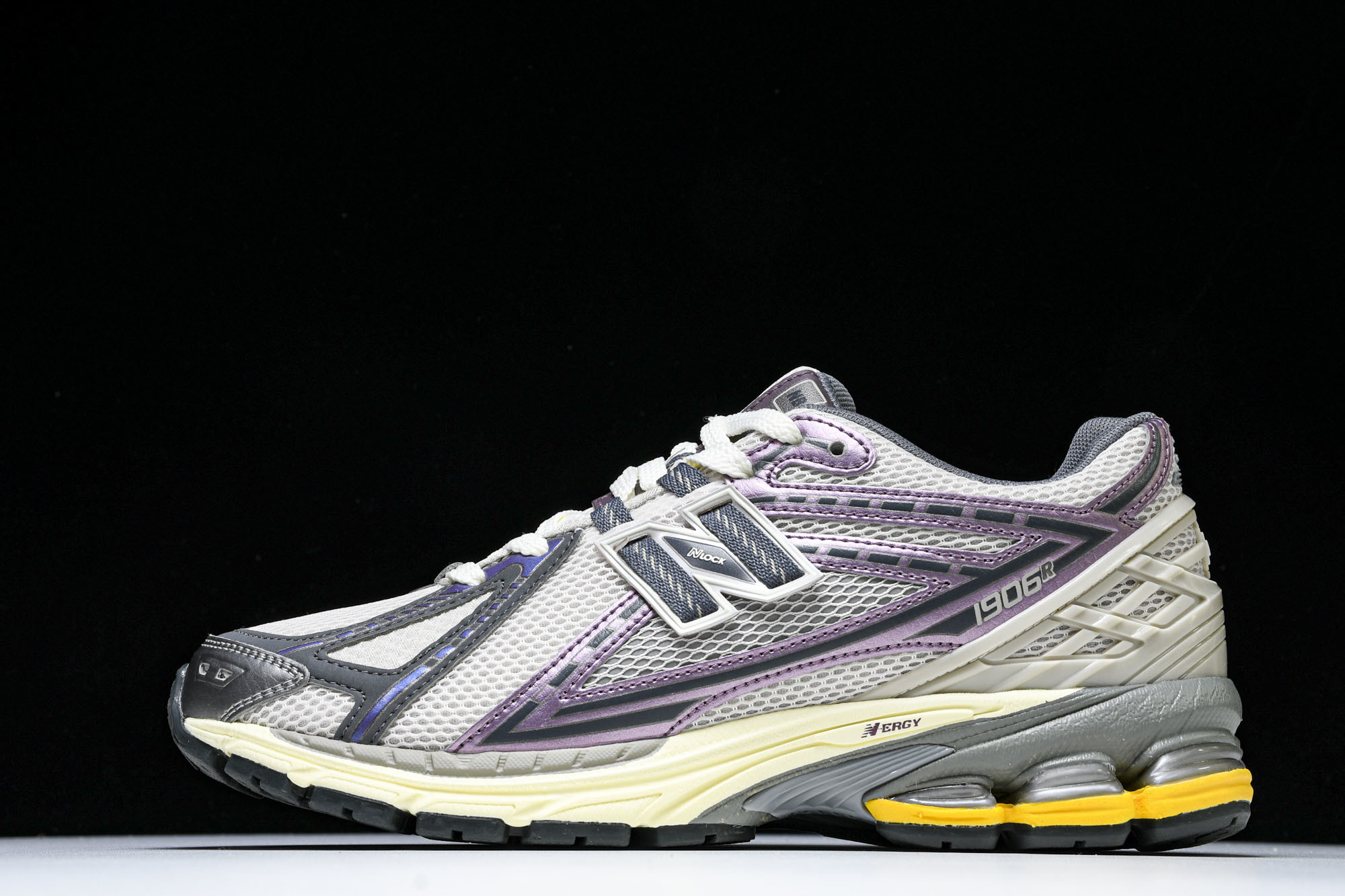 New Balance 1906系列复古老爹风休闲运动慢跑鞋 M1906RRA #YZ010#鞋款灵感源