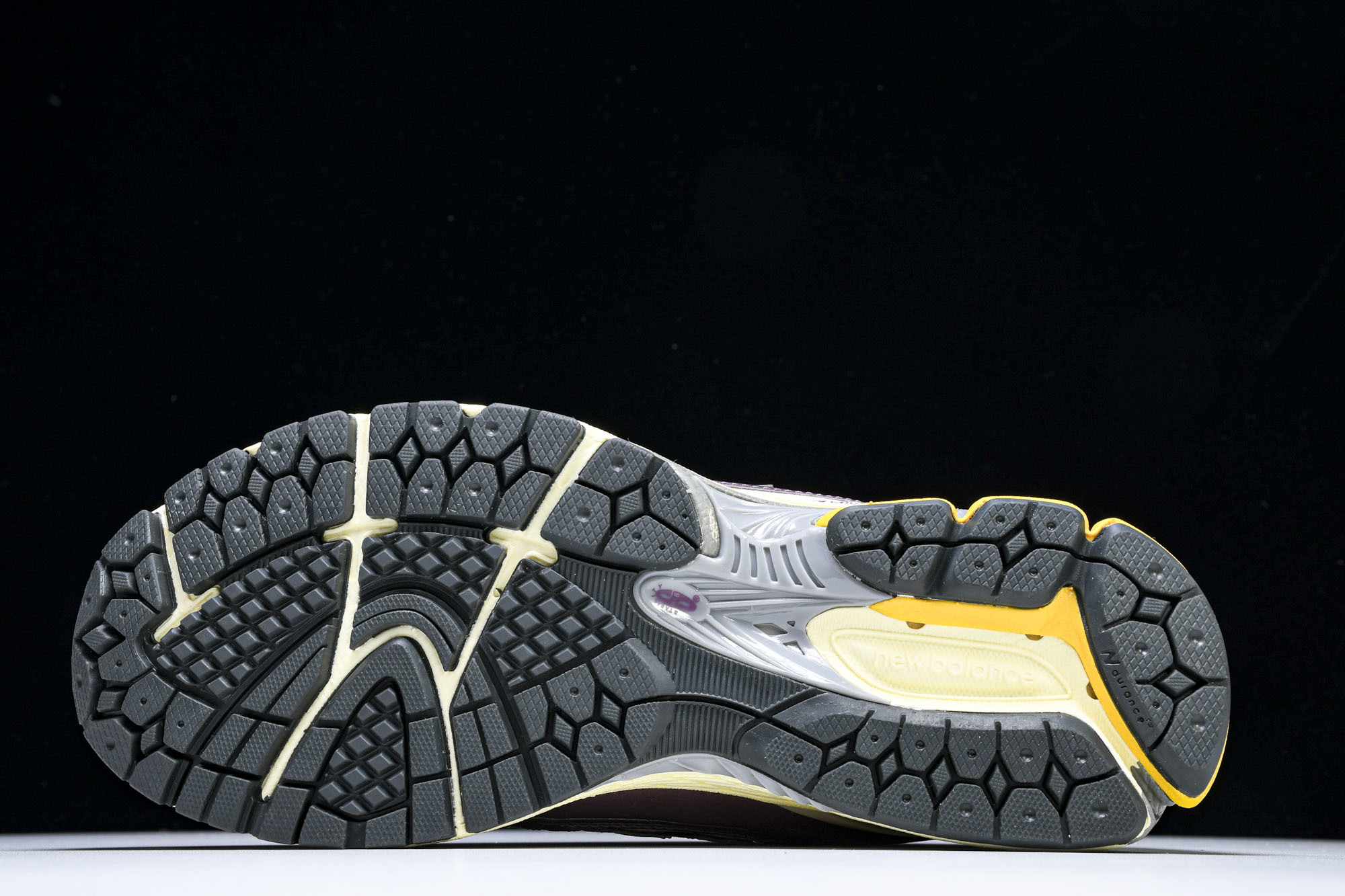 New Balance 1906系列复古老爹风休闲运动慢跑鞋 M1906RRA #YZ010#鞋款灵感源