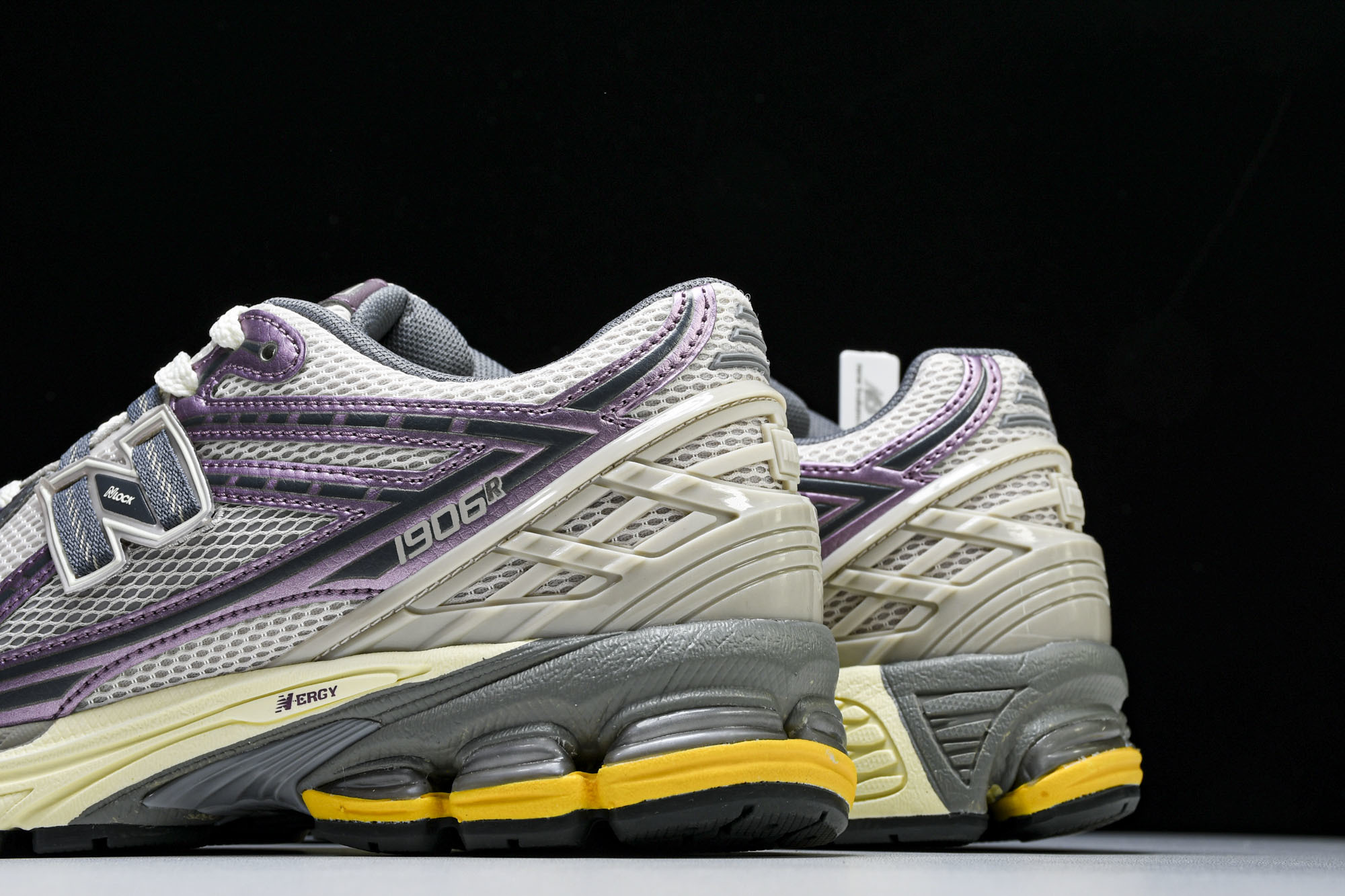 New Balance 1906系列复古老爹风休闲运动慢跑鞋 M1906RRA #YZ010#鞋款灵感源
