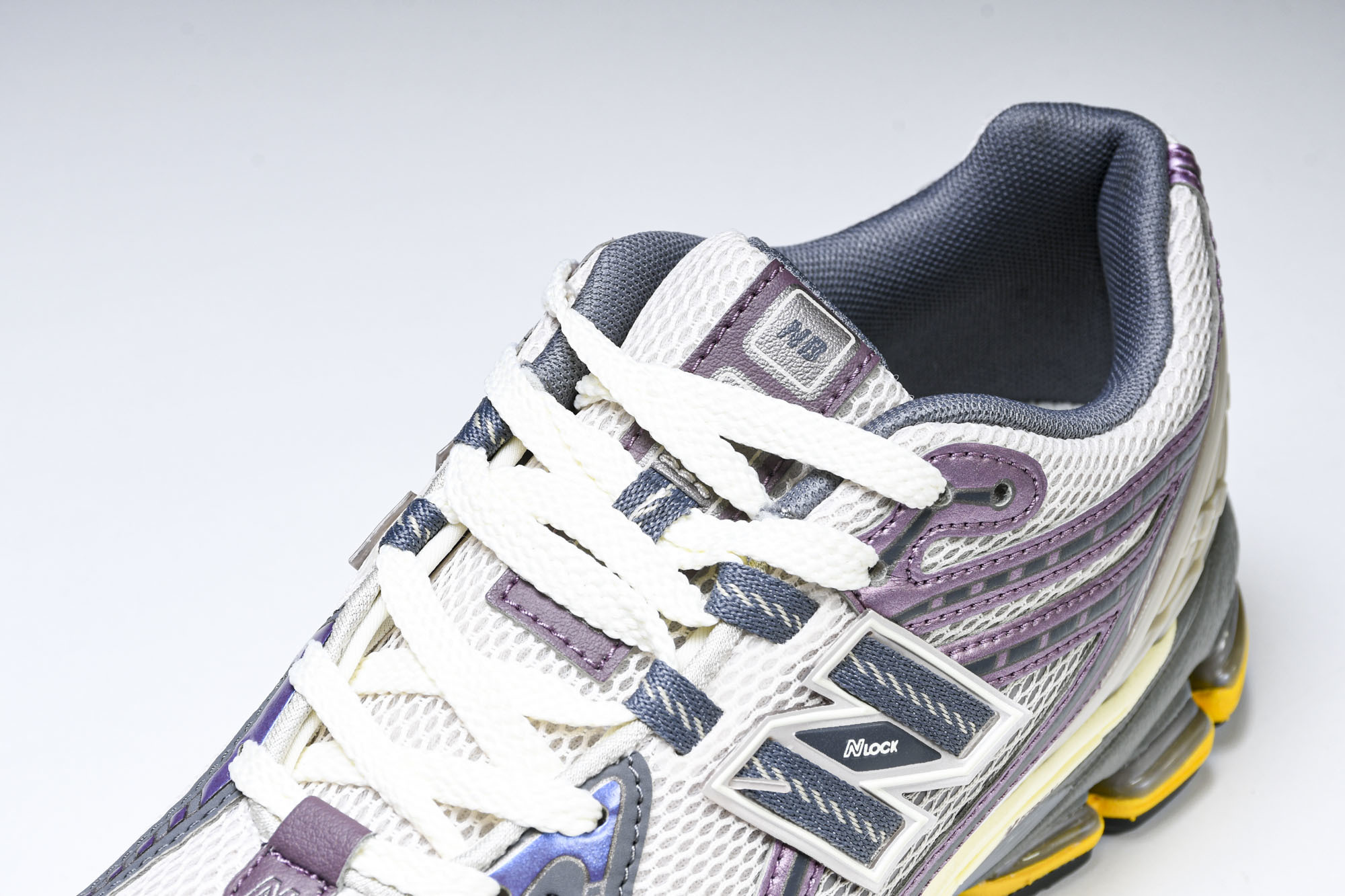 New Balance 1906系列复古老爹风休闲运动慢跑鞋 M1906RRA #YZ010#鞋款灵感源