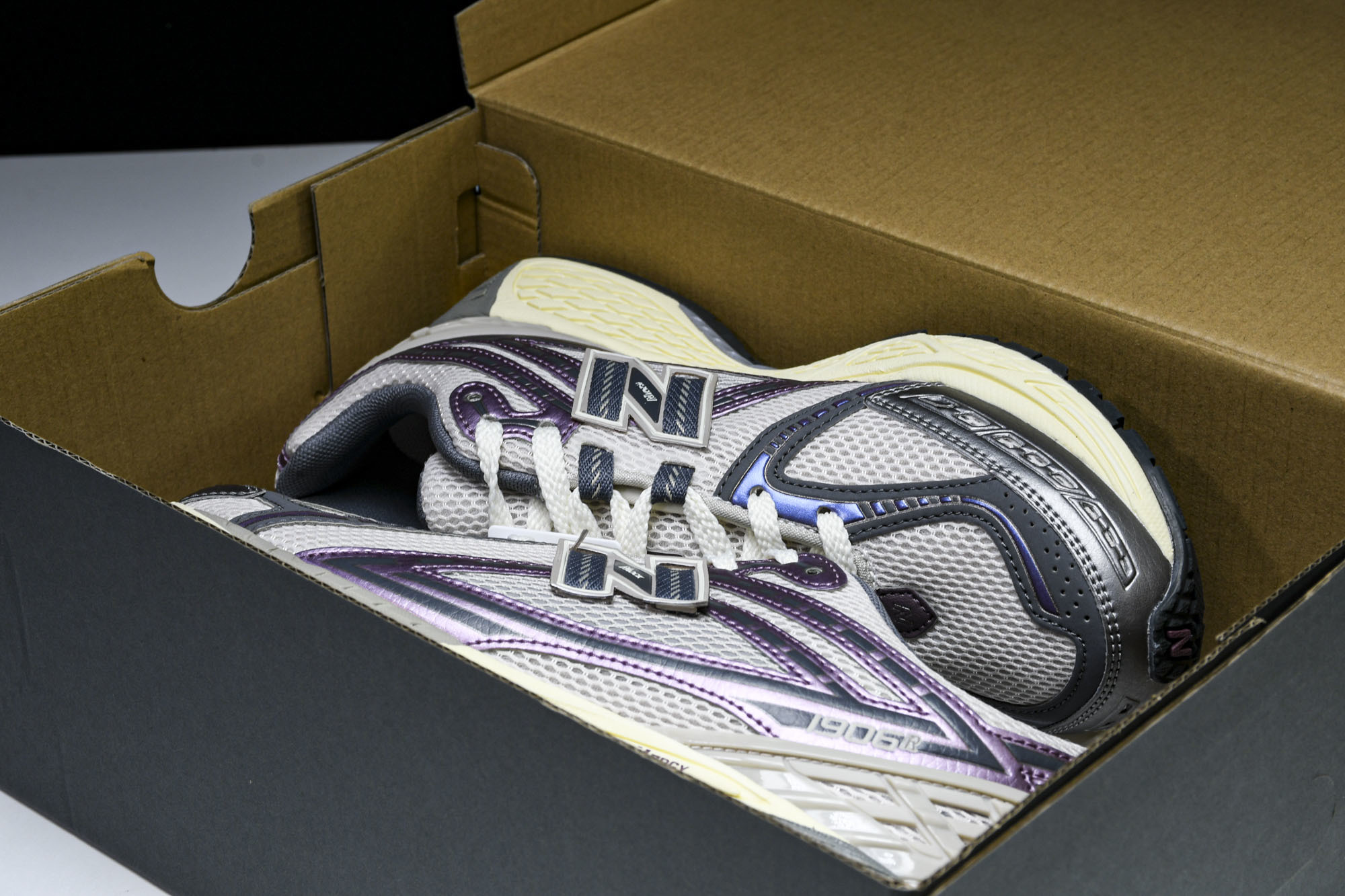 New Balance 1906系列复古老爹风休闲运动慢跑鞋 M1906RRA #YZ010#鞋款灵感源