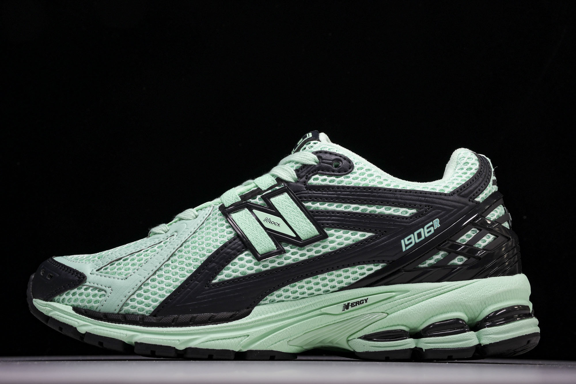 New Balance 1906系列复古老爹风休闲运动慢跑鞋 M1906RSB #YZ010#鞋款灵感源