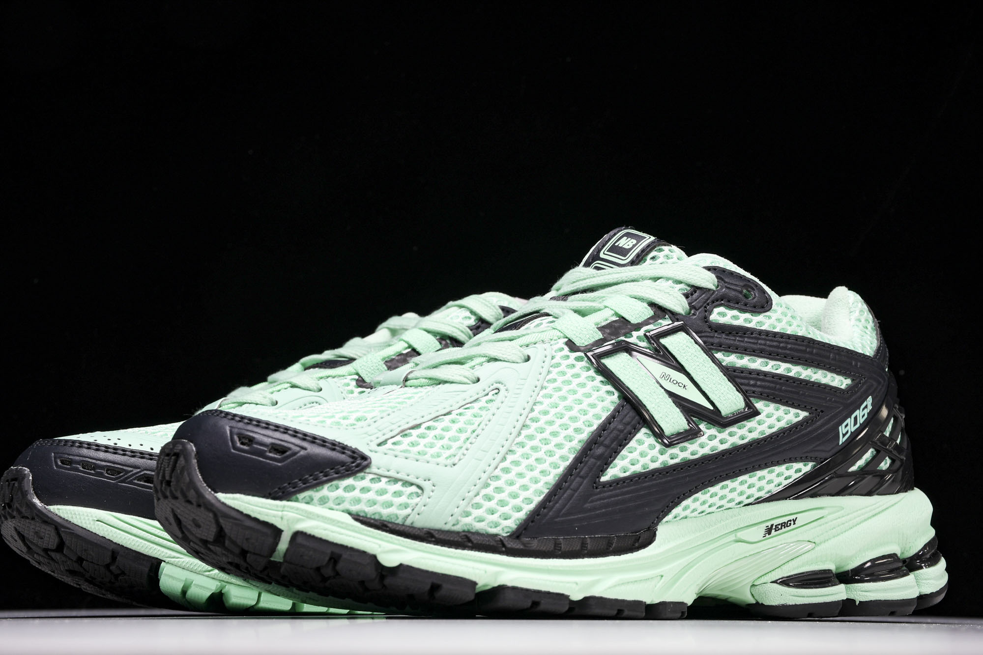 New Balance 1906系列复古老爹风休闲运动慢跑鞋 M1906RSB #YZ010#鞋款灵感源