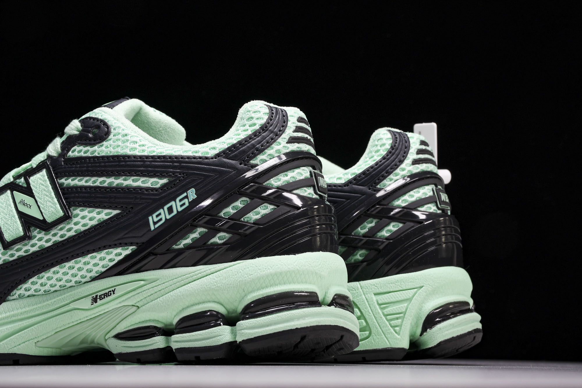New Balance 1906系列复古老爹风休闲运动慢跑鞋 M1906RSB #YZ010#鞋款灵感源
