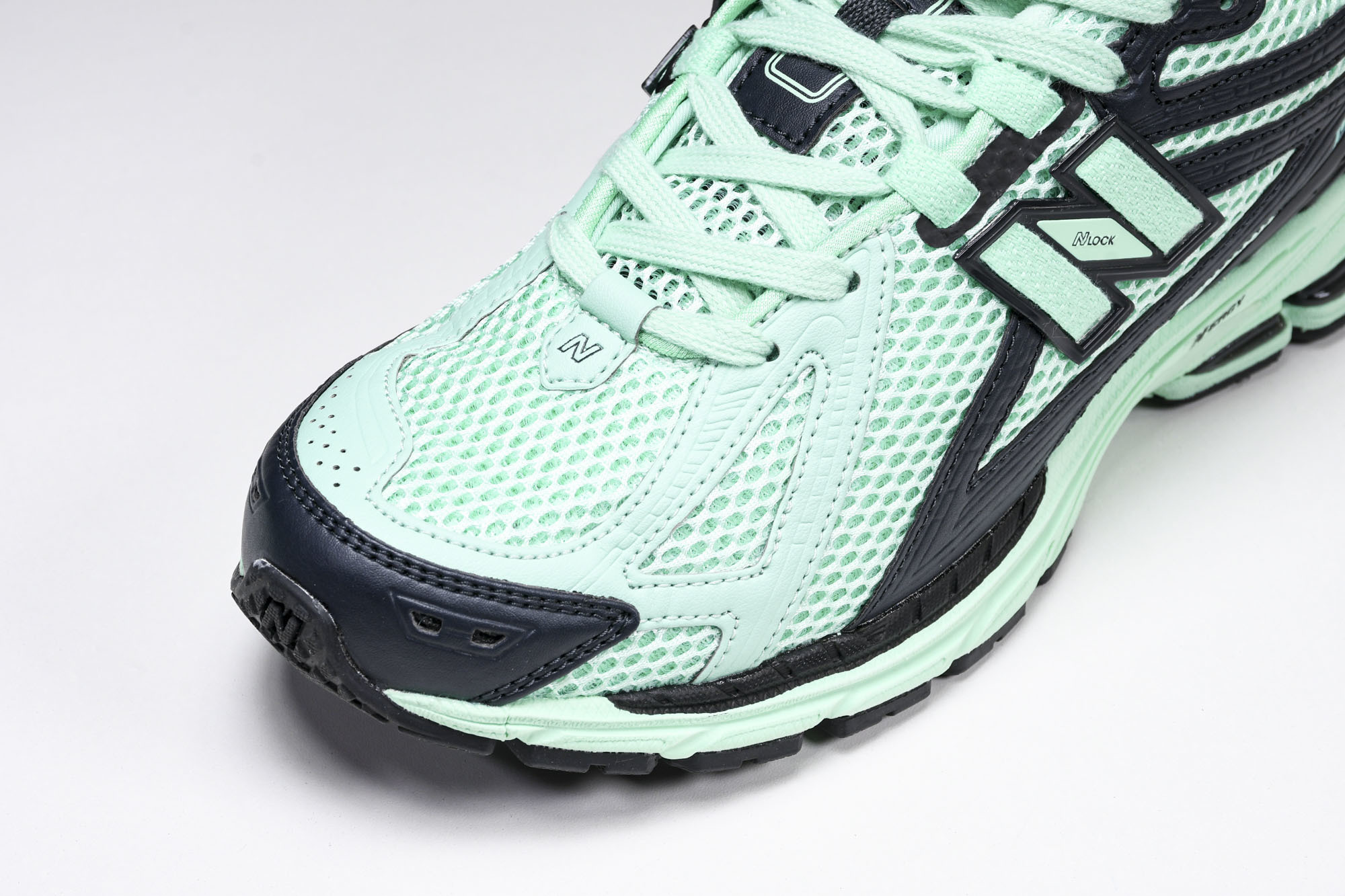 New Balance 1906系列复古老爹风休闲运动慢跑鞋 M1906RSB #YZ010#鞋款灵感源