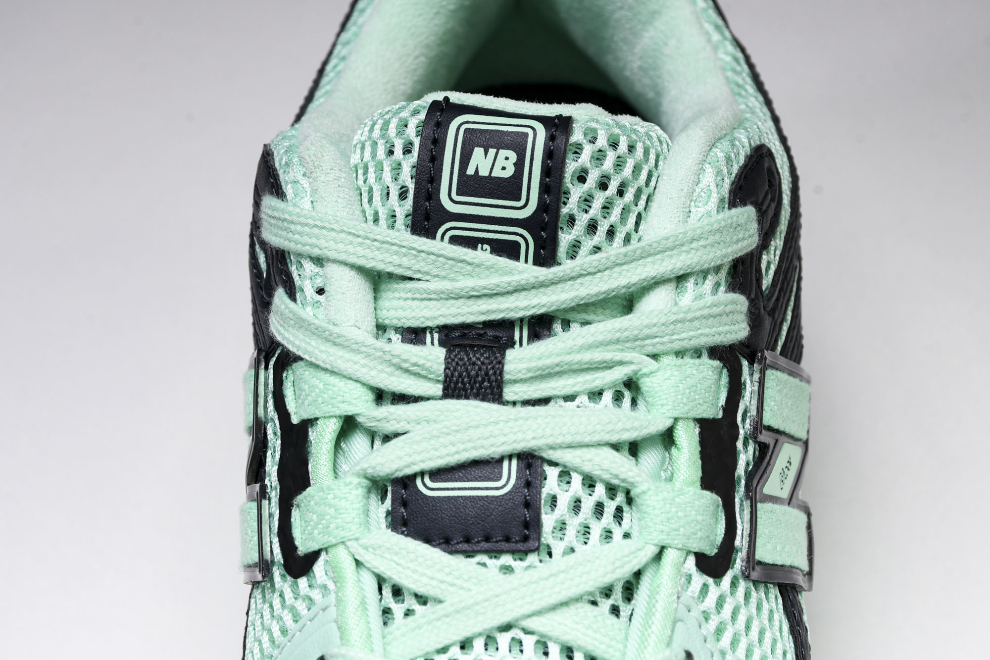 New Balance 1906系列复古老爹风休闲运动慢跑鞋 M1906RSB #YZ010#鞋款灵感源