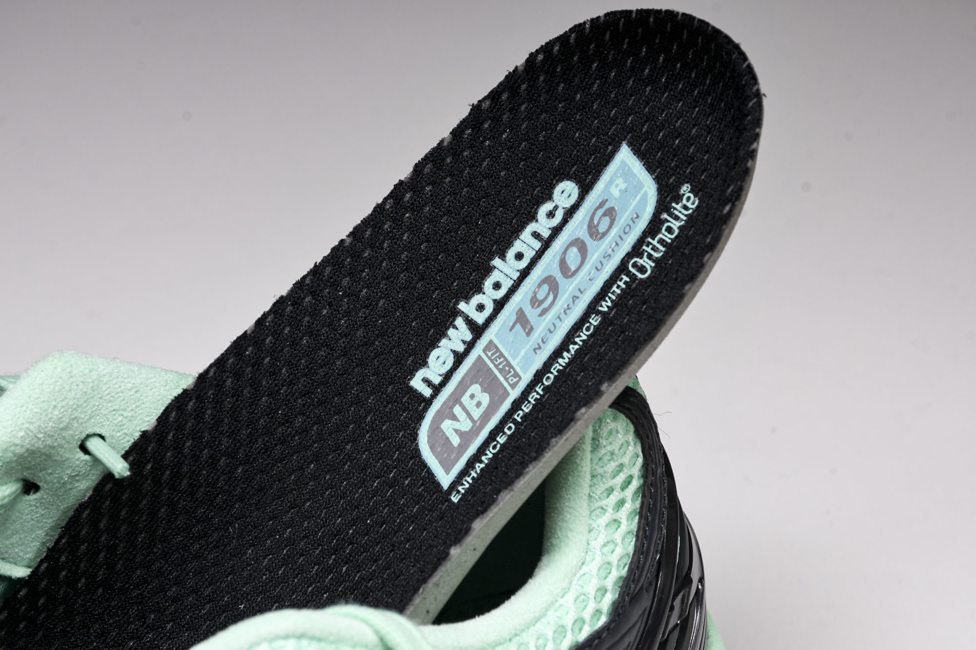 New Balance 1906系列复古老爹风休闲运动慢跑鞋 M1906RSB #YZ010#鞋款灵感源