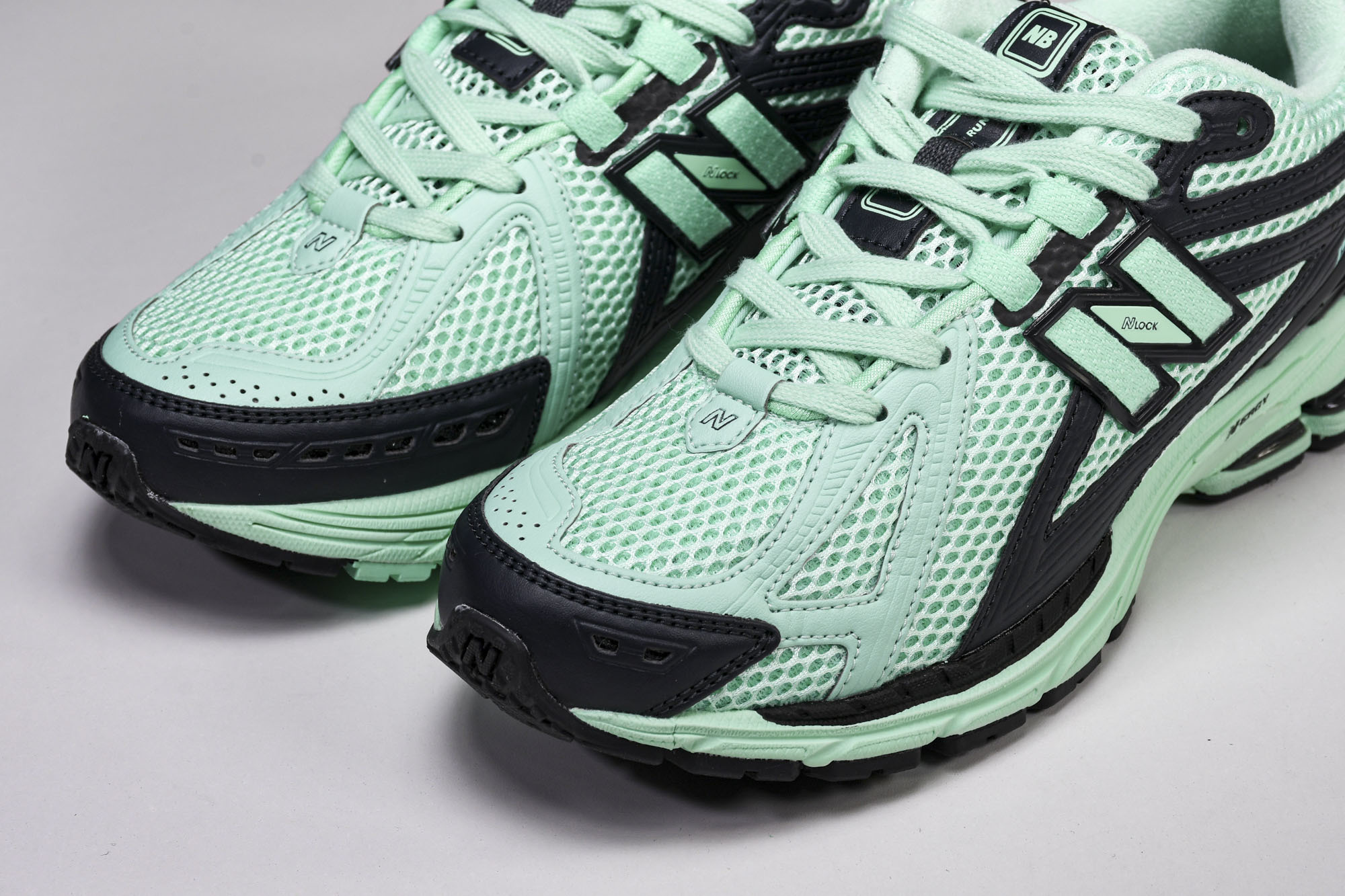 New Balance 1906系列复古老爹风休闲运动慢跑鞋 M1906RSB #YZ010#鞋款灵感源