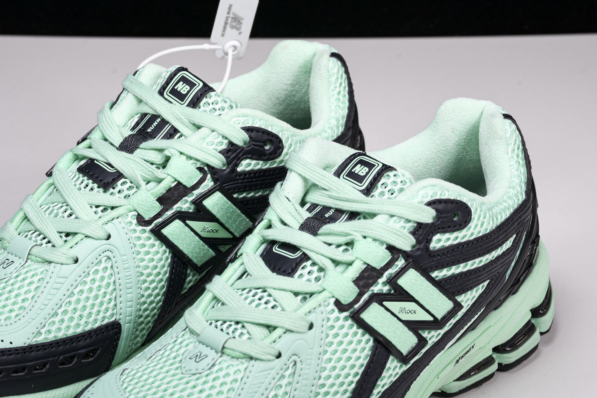New Balance 1906系列复古老爹风休闲运动慢跑鞋 M1906RSB #YZ010#鞋款灵感源