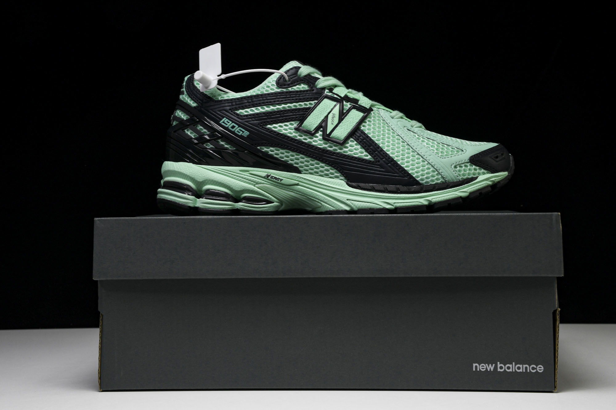 New Balance 1906系列复古老爹风休闲运动慢跑鞋 M1906RSB #YZ010#鞋款灵感源