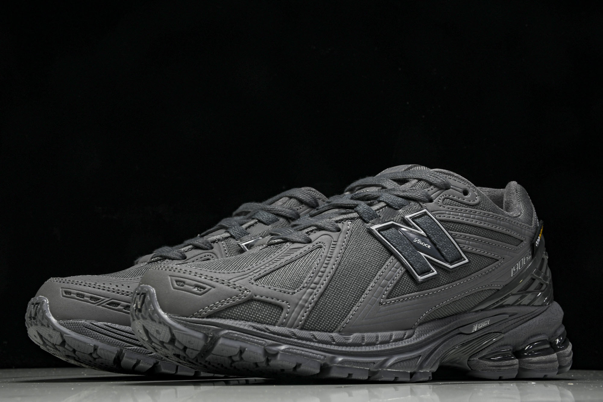 New Balance 1906系列复古老爹风休闲运动慢跑鞋 M1906RU #YZ010#鞋款灵感源自