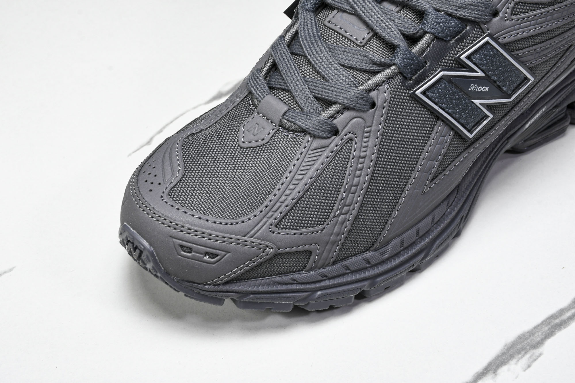 New Balance 1906系列复古老爹风休闲运动慢跑鞋 M1906RU #YZ010#鞋款灵感源自