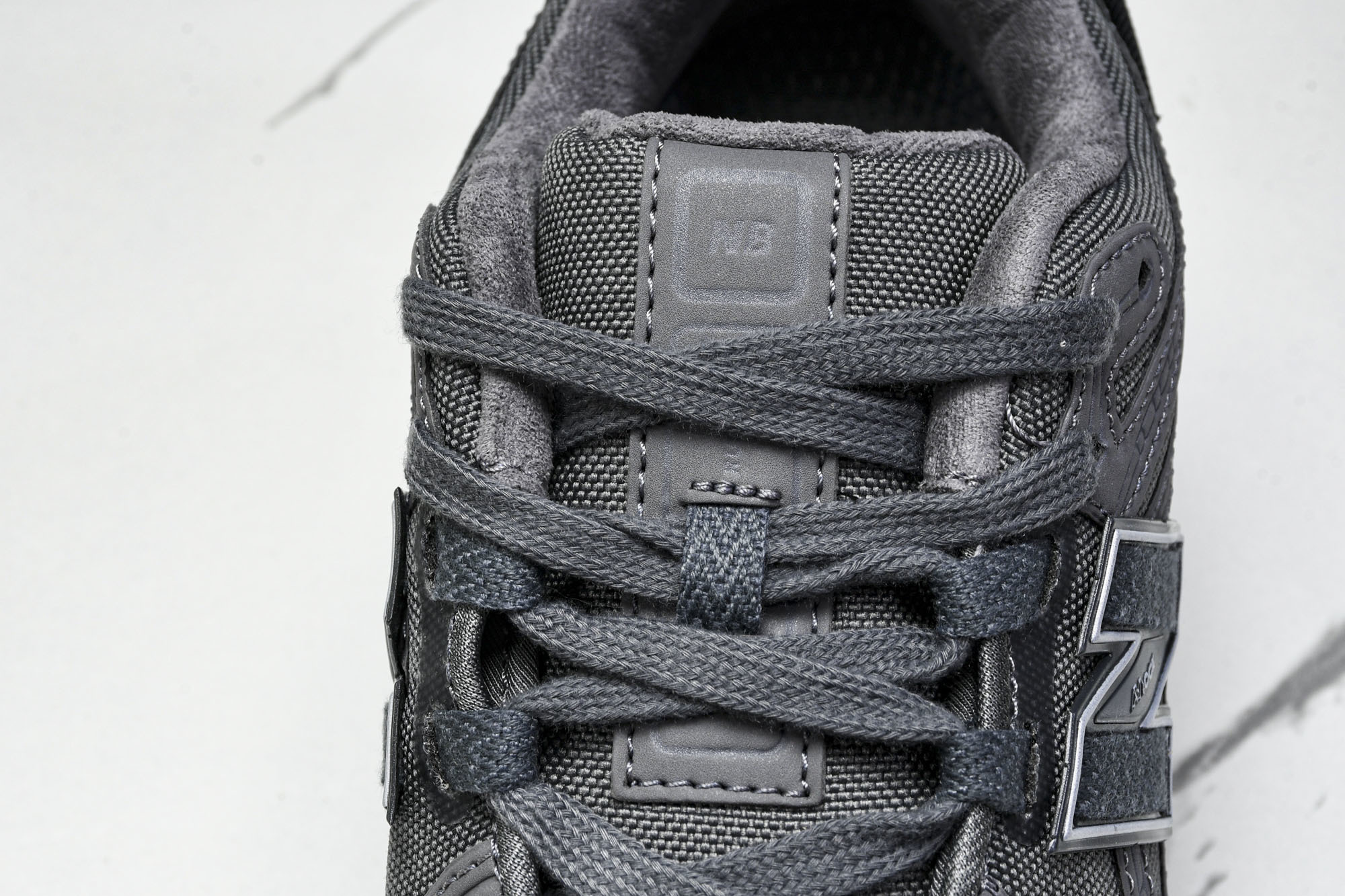 New Balance 1906系列复古老爹风休闲运动慢跑鞋 M1906RU #YZ010#鞋款灵感源自