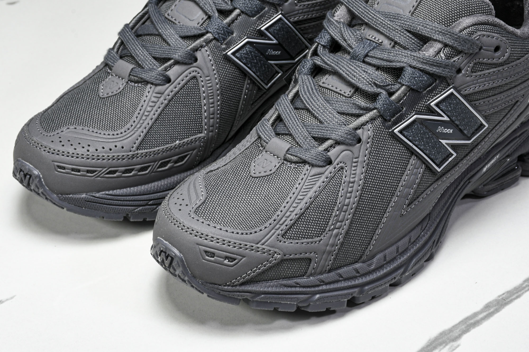 New Balance 1906系列复古老爹风休闲运动慢跑鞋 M1906RU #YZ010#鞋款灵感源自