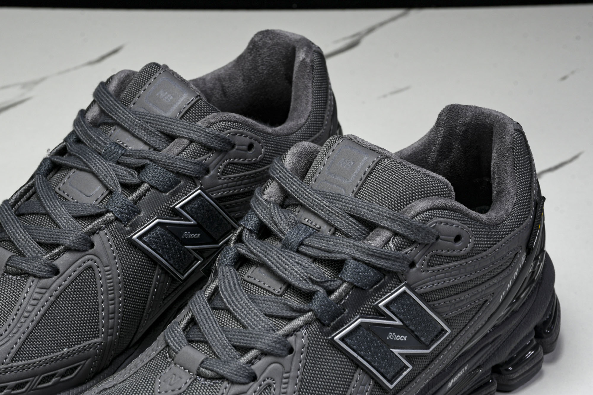 New Balance 1906系列复古老爹风休闲运动慢跑鞋 M1906RU #YZ010#鞋款灵感源自