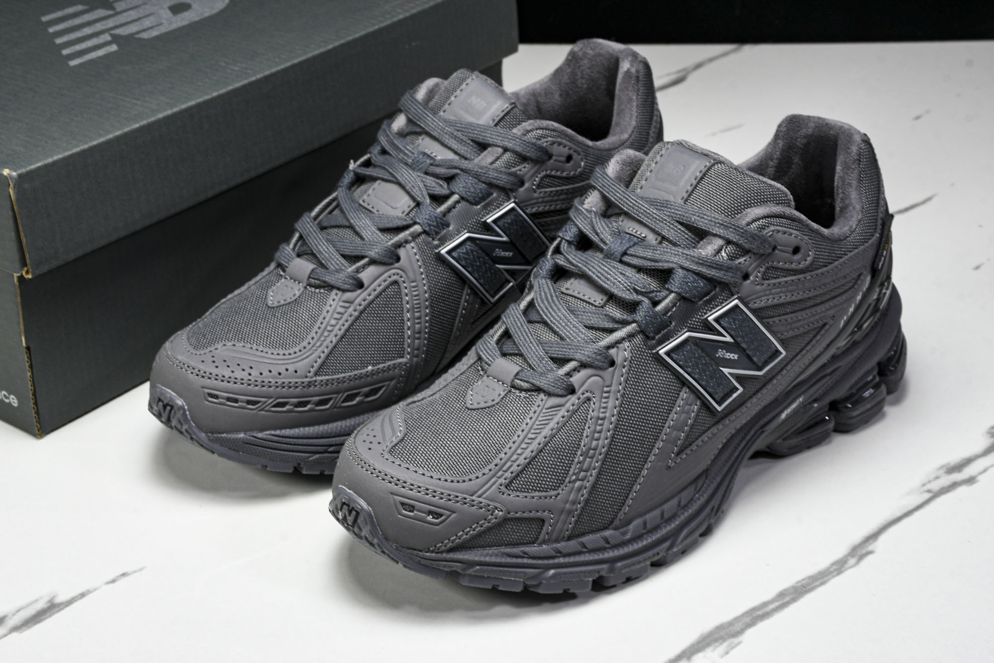 New Balance 1906系列复古老爹风休闲运动慢跑鞋 M1906RU #YZ010#鞋款灵感源自