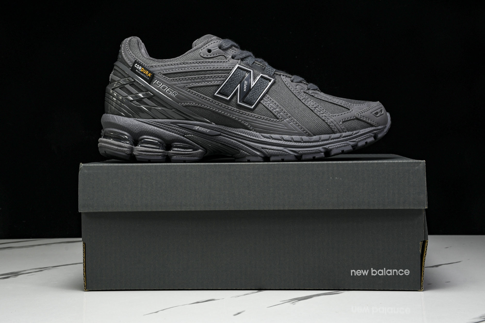 New Balance 1906系列复古老爹风休闲运动慢跑鞋 M1906RU #YZ010#鞋款灵感源自