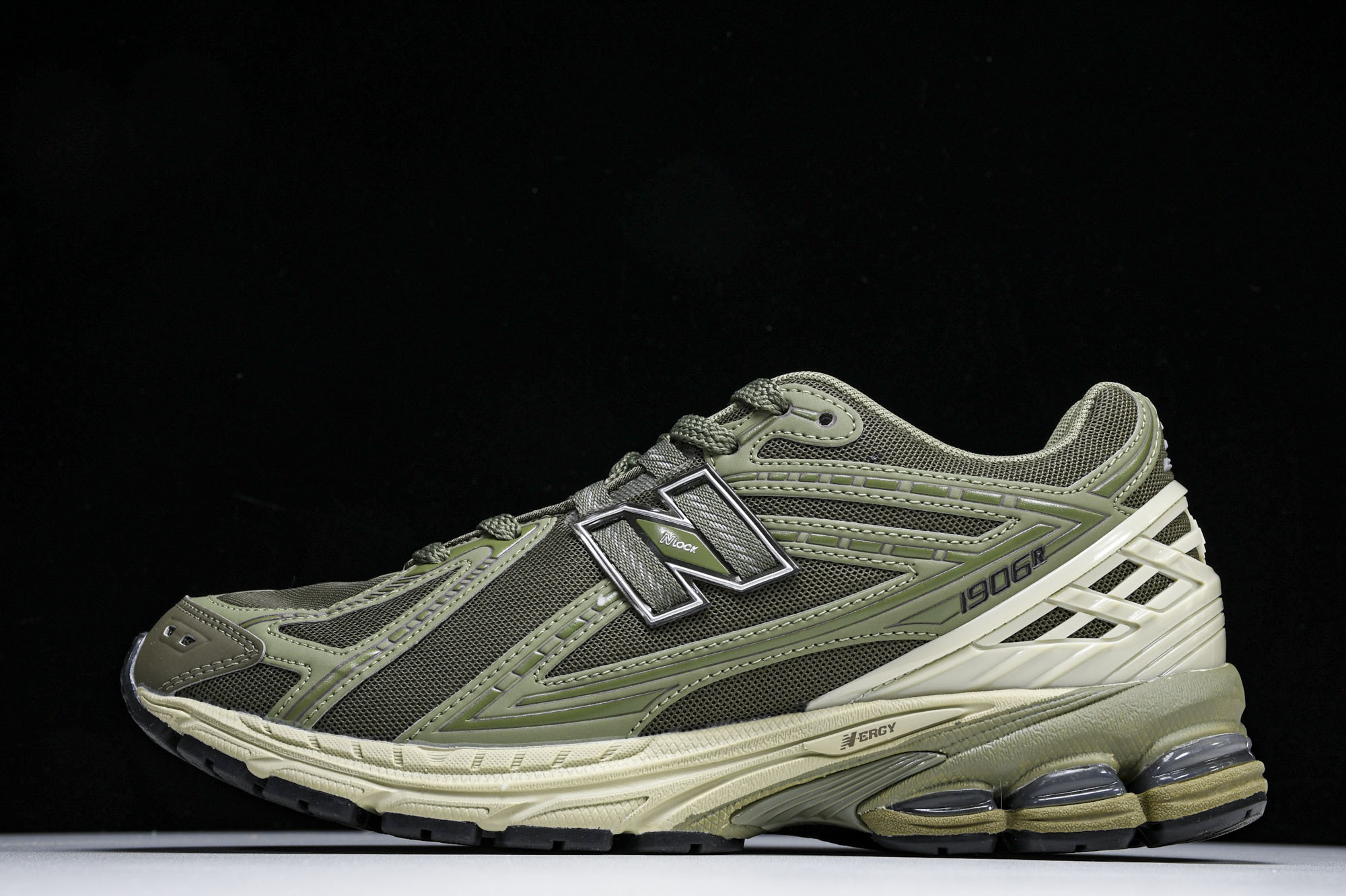 New Balance 1906系列复古老爹风休闲运动慢跑鞋 M1906RWF #YZ010#鞋款灵感源