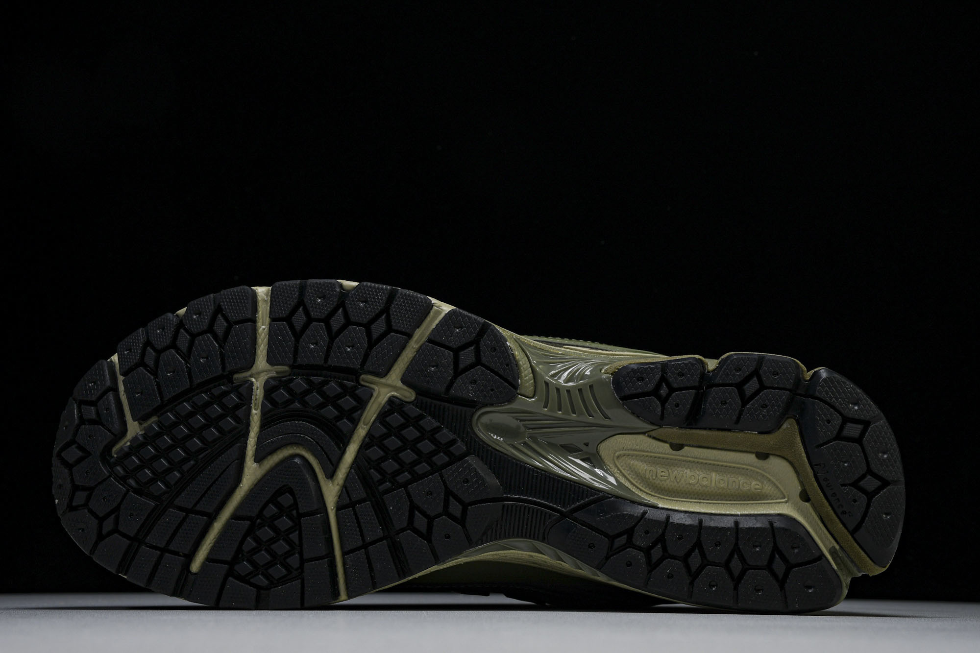 New Balance 1906系列复古老爹风休闲运动慢跑鞋 M1906RWF #YZ010#鞋款灵感源