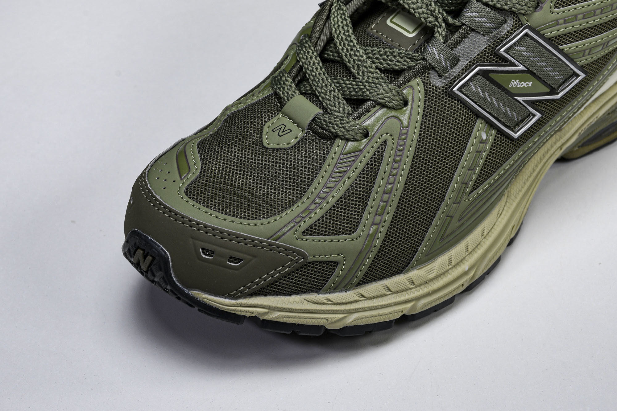 New Balance 1906系列复古老爹风休闲运动慢跑鞋 M1906RWF #YZ010#鞋款灵感源