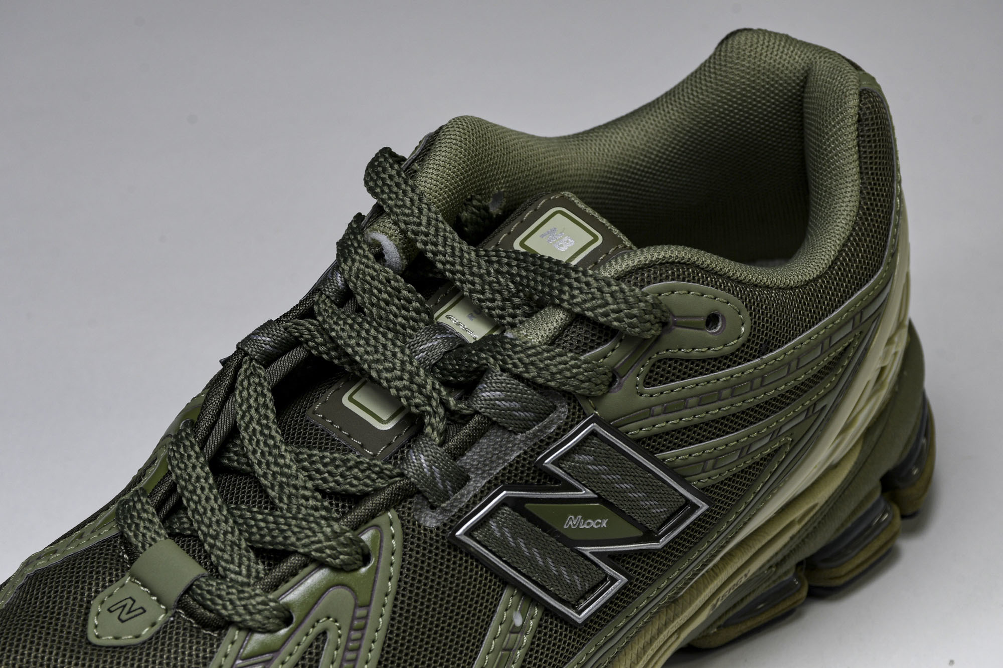 New Balance 1906系列复古老爹风休闲运动慢跑鞋 M1906RWF #YZ010#鞋款灵感源