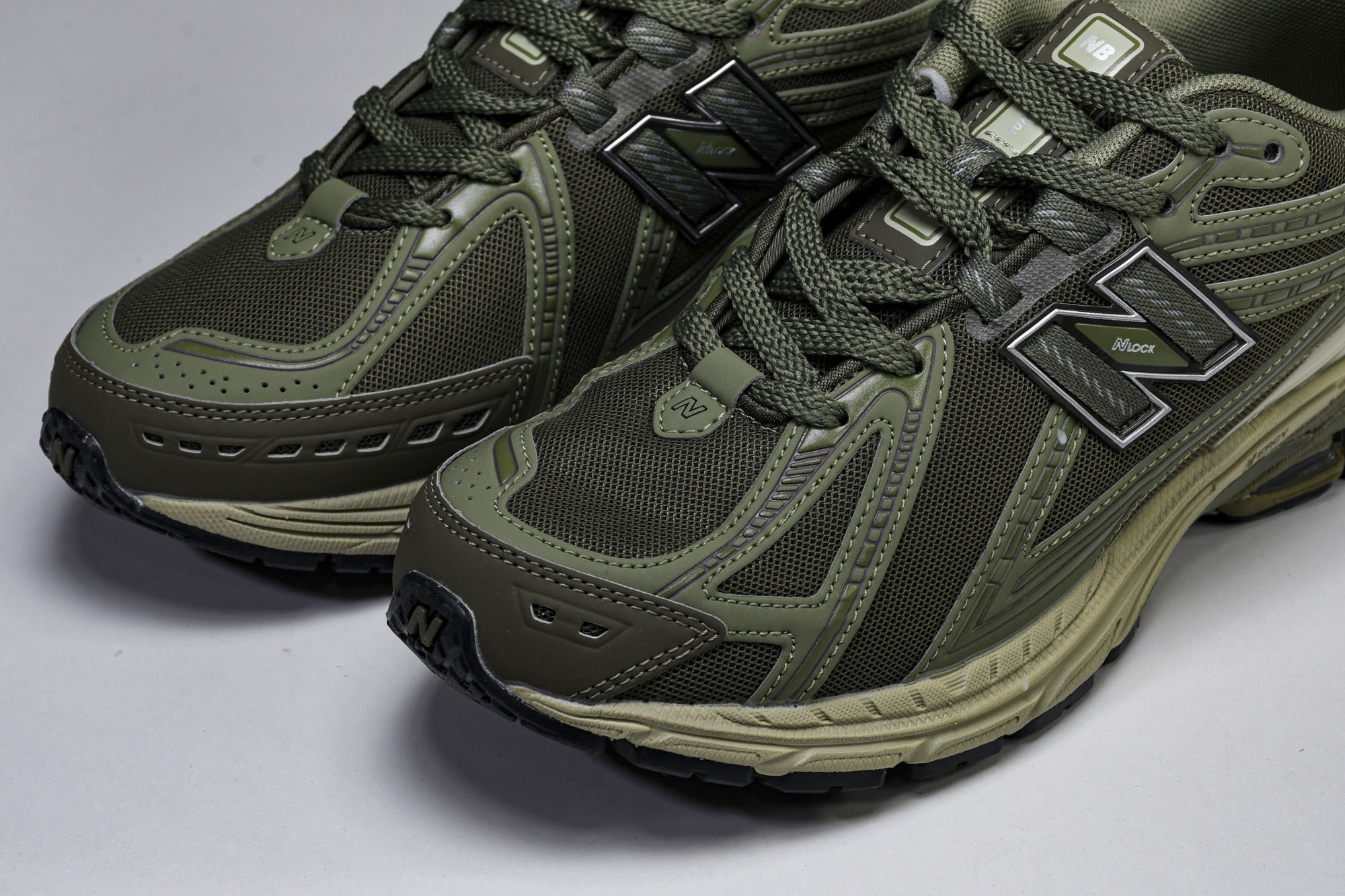 New Balance 1906系列复古老爹风休闲运动慢跑鞋 M1906RWF #YZ010#鞋款灵感源