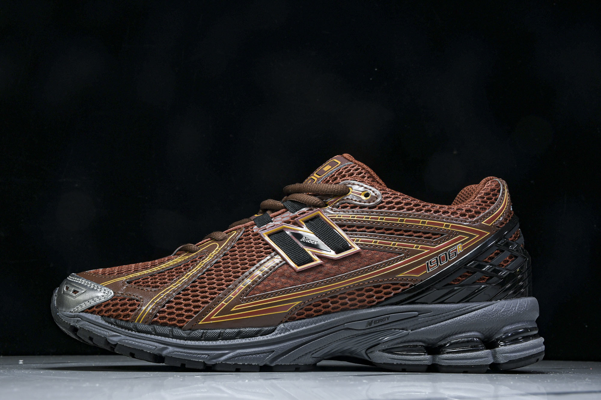 New Balance 1906系列复古老爹风休闲运动慢跑鞋 M1906RZA #YZ010#鞋款灵感源
