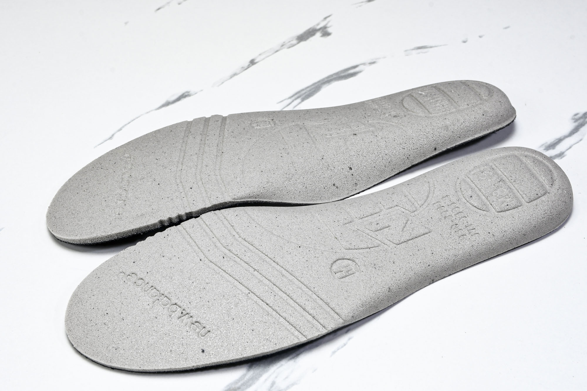 New Balance 1906系列复古老爹风休闲运动慢跑鞋 M1906RZA #YZ010#鞋款灵感源