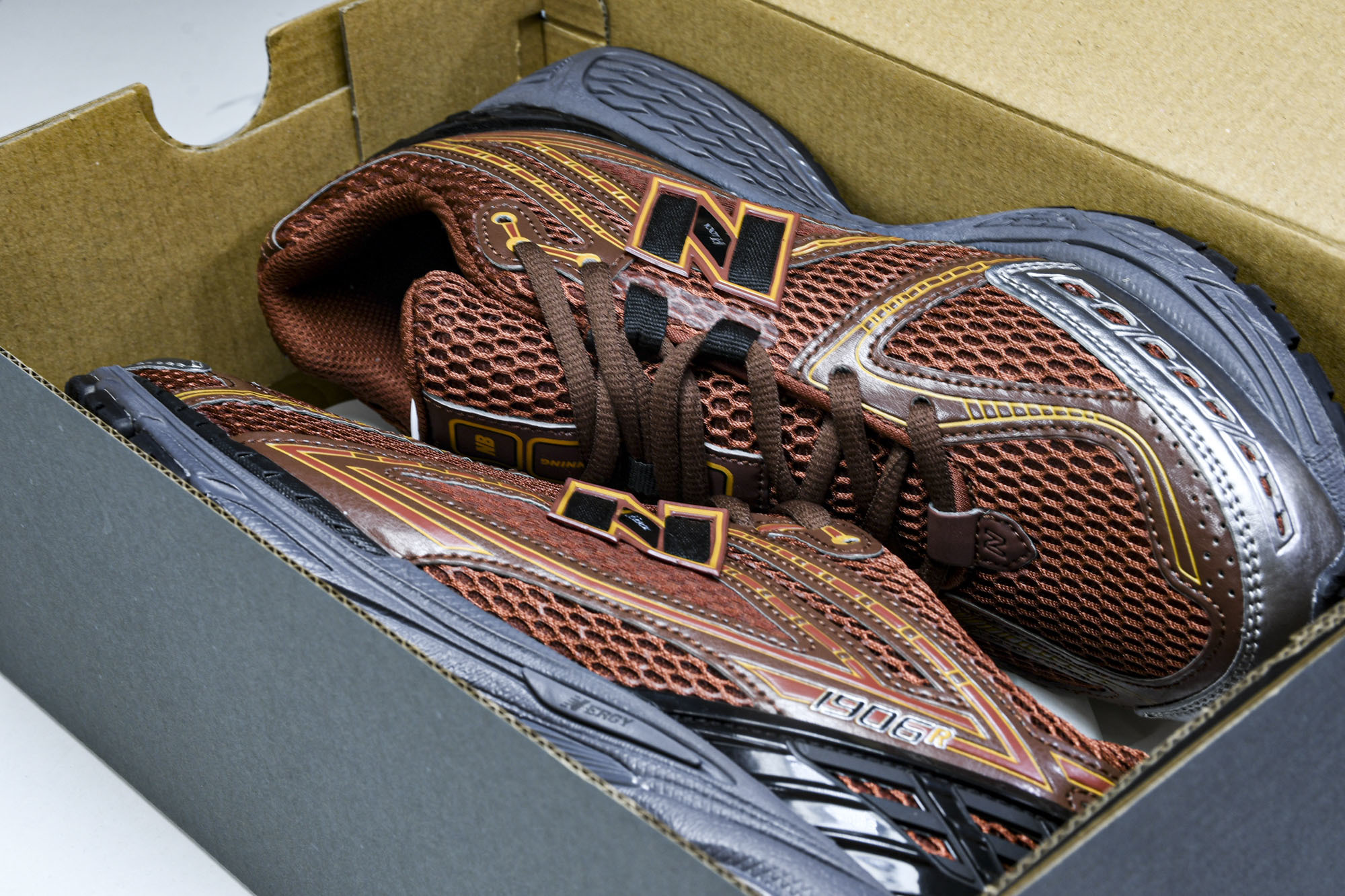 New Balance 1906系列复古老爹风休闲运动慢跑鞋 M1906RZA #YZ010#鞋款灵感源