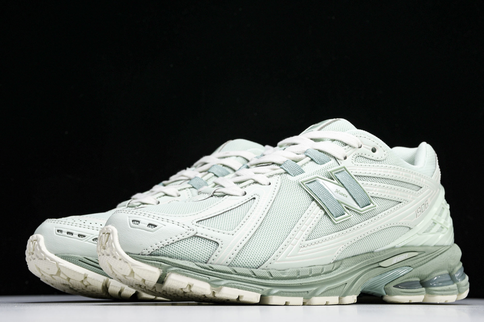 New Balance 1906系列复古老爹风休闲运动慢跑鞋 M1906RZC #YZ010#鞋款灵感源