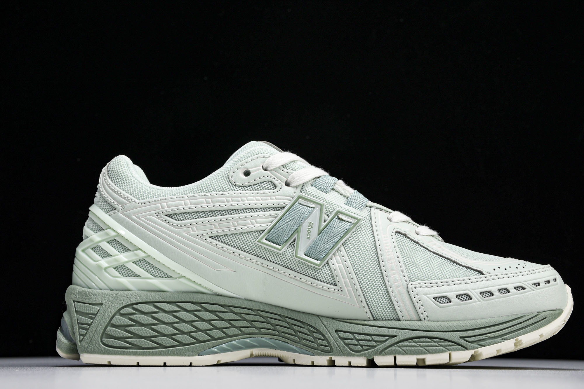 New Balance 1906系列复古老爹风休闲运动慢跑鞋 M1906RZC #YZ010#鞋款灵感源
