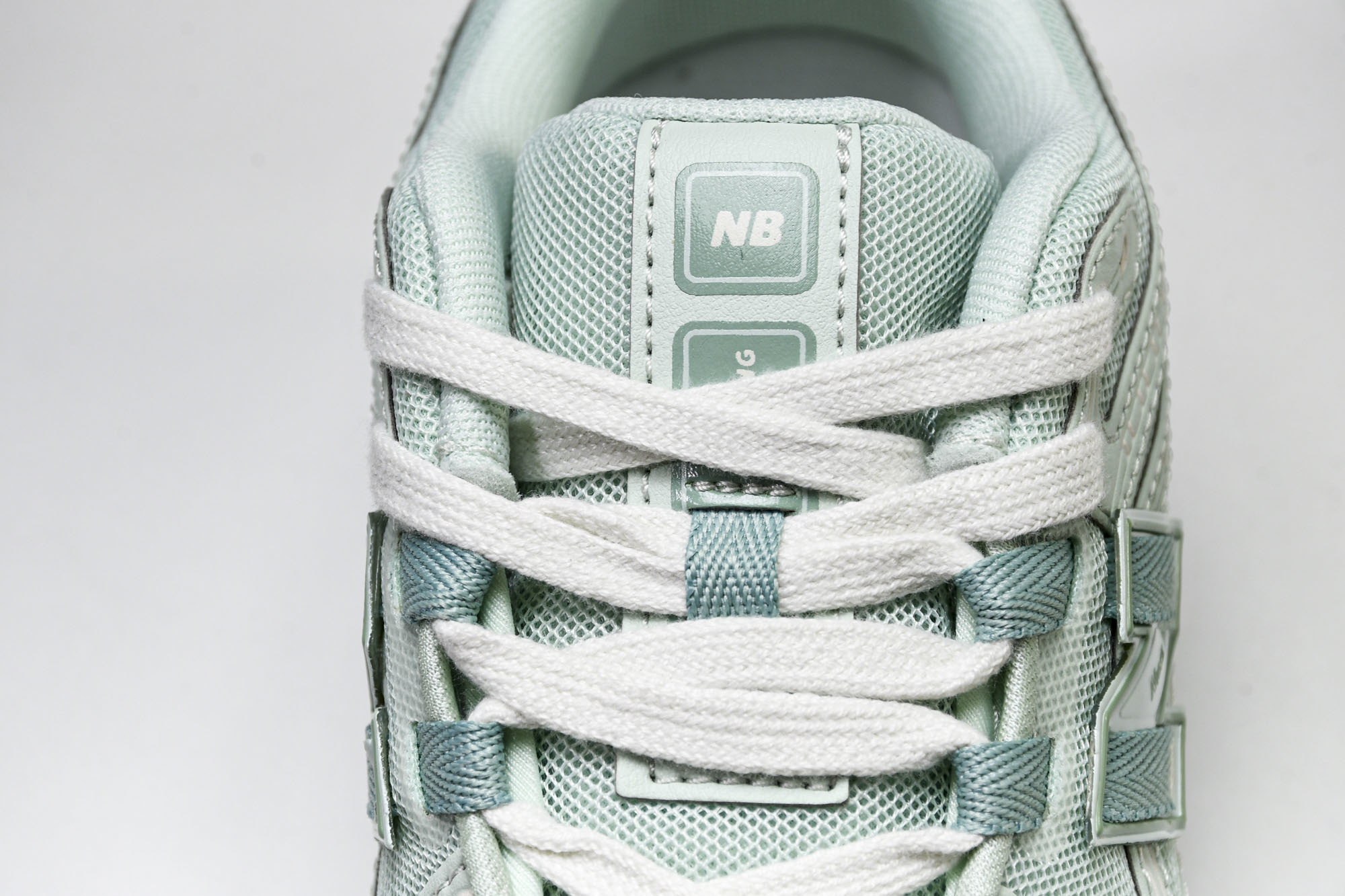 New Balance 1906系列复古老爹风休闲运动慢跑鞋 M1906RZC #YZ010#鞋款灵感源