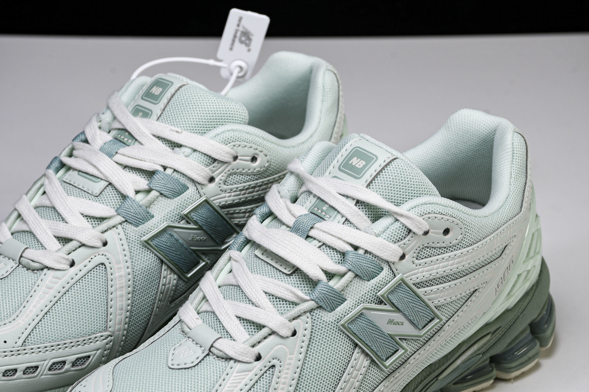 New Balance 1906系列复古老爹风休闲运动慢跑鞋 M1906RZC #YZ010#鞋款灵感源
