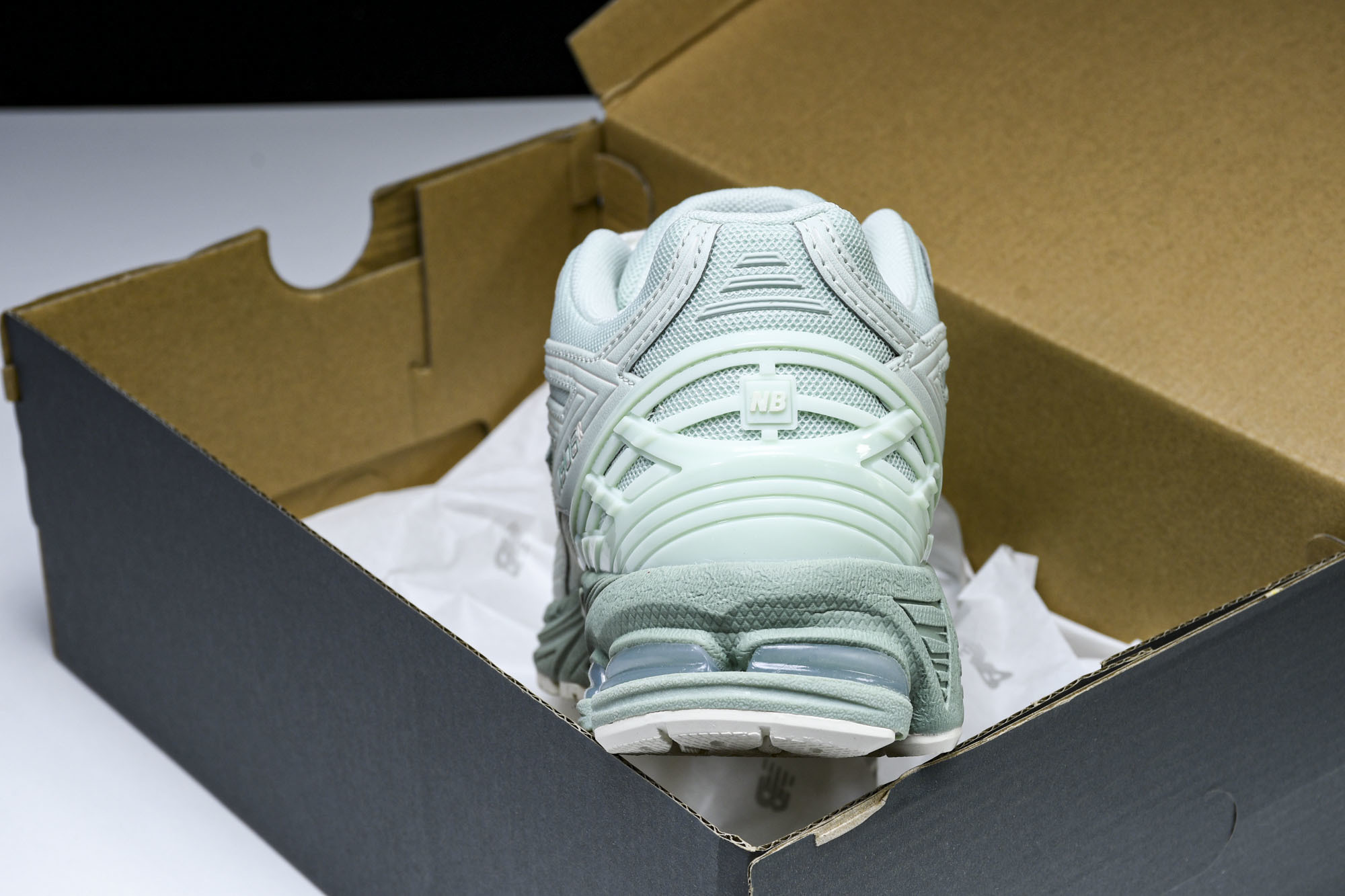 New Balance 1906系列复古老爹风休闲运动慢跑鞋 M1906RZC #YZ010#鞋款灵感源