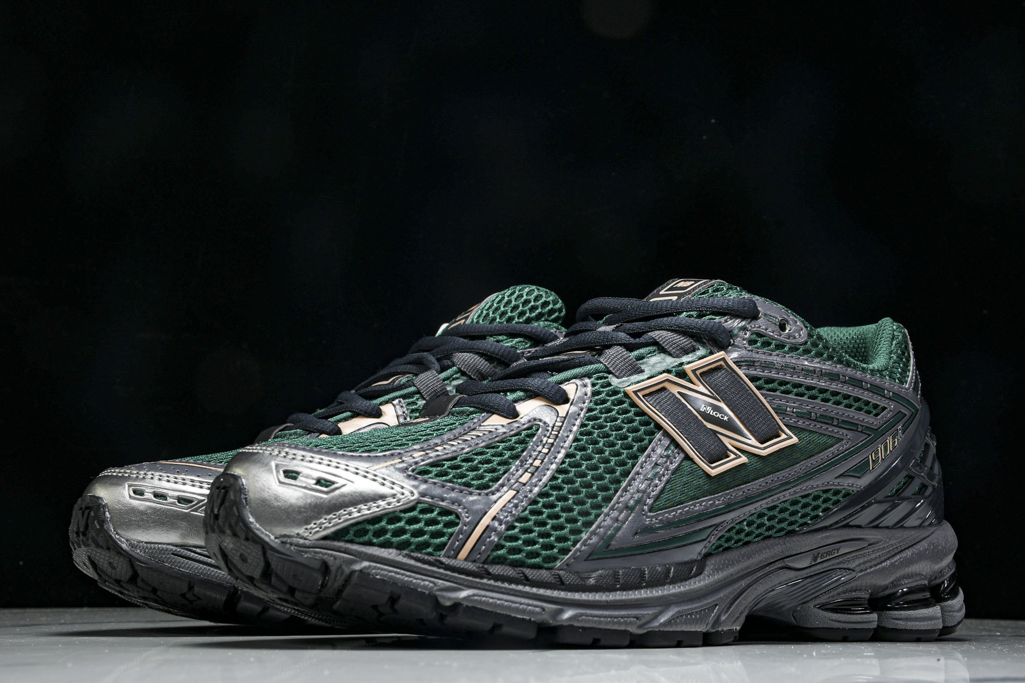 New Balance 1906系列复古老爹风休闲运动慢跑鞋 M1906RZM #YZ010#鞋款灵感源