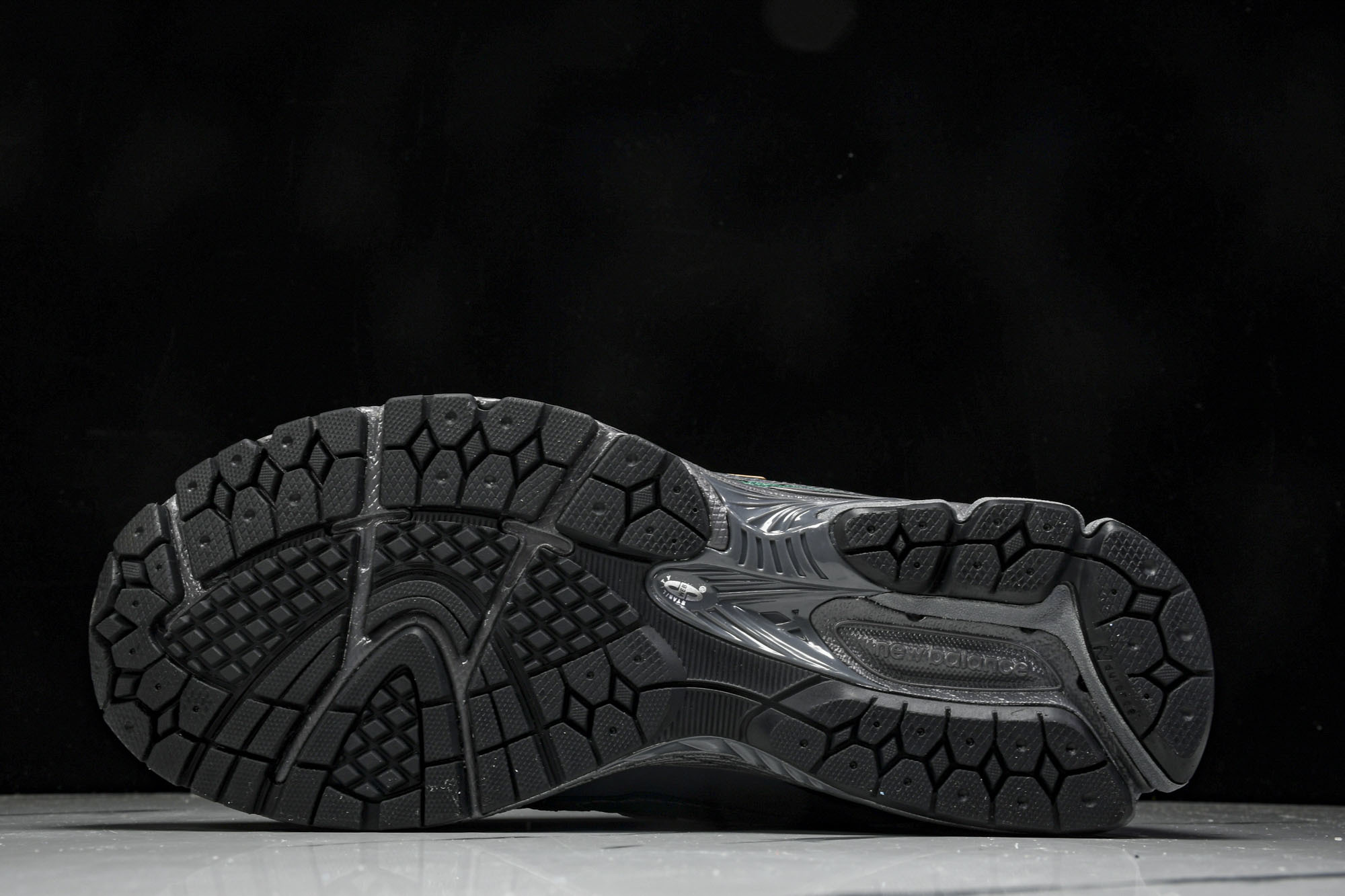 New Balance 1906系列复古老爹风休闲运动慢跑鞋 M1906RZM #YZ010#鞋款灵感源