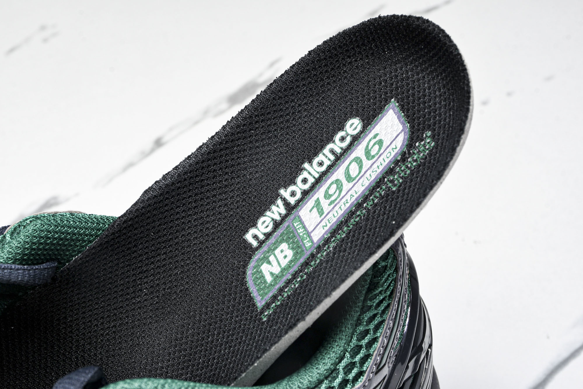 New Balance 1906系列复古老爹风休闲运动慢跑鞋 M1906RZM #YZ010#鞋款灵感源