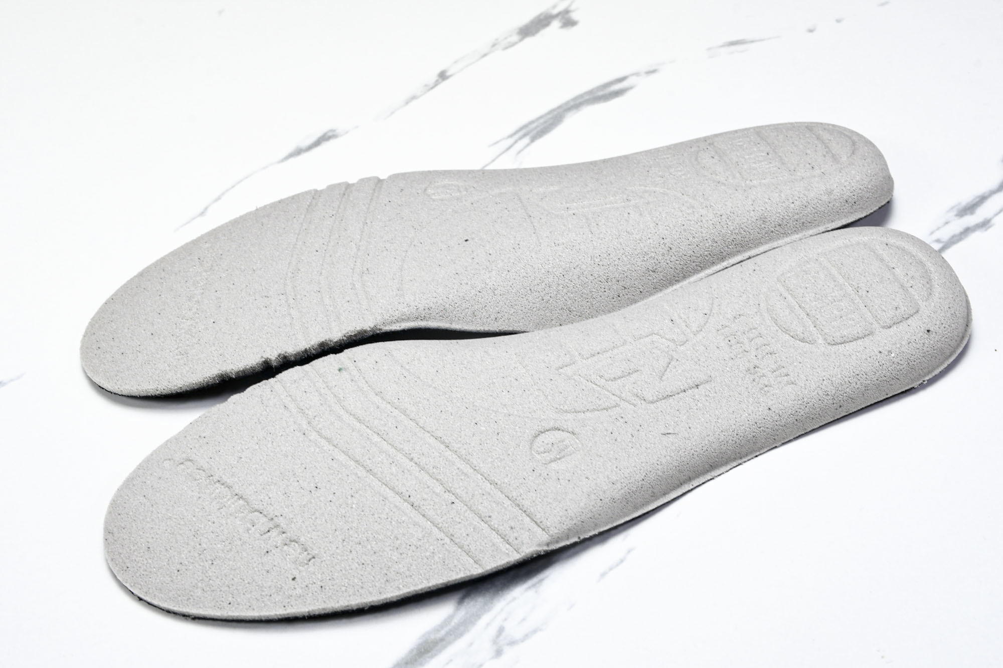 New Balance 1906系列复古老爹风休闲运动慢跑鞋 M1906RZM #YZ010#鞋款灵感源
